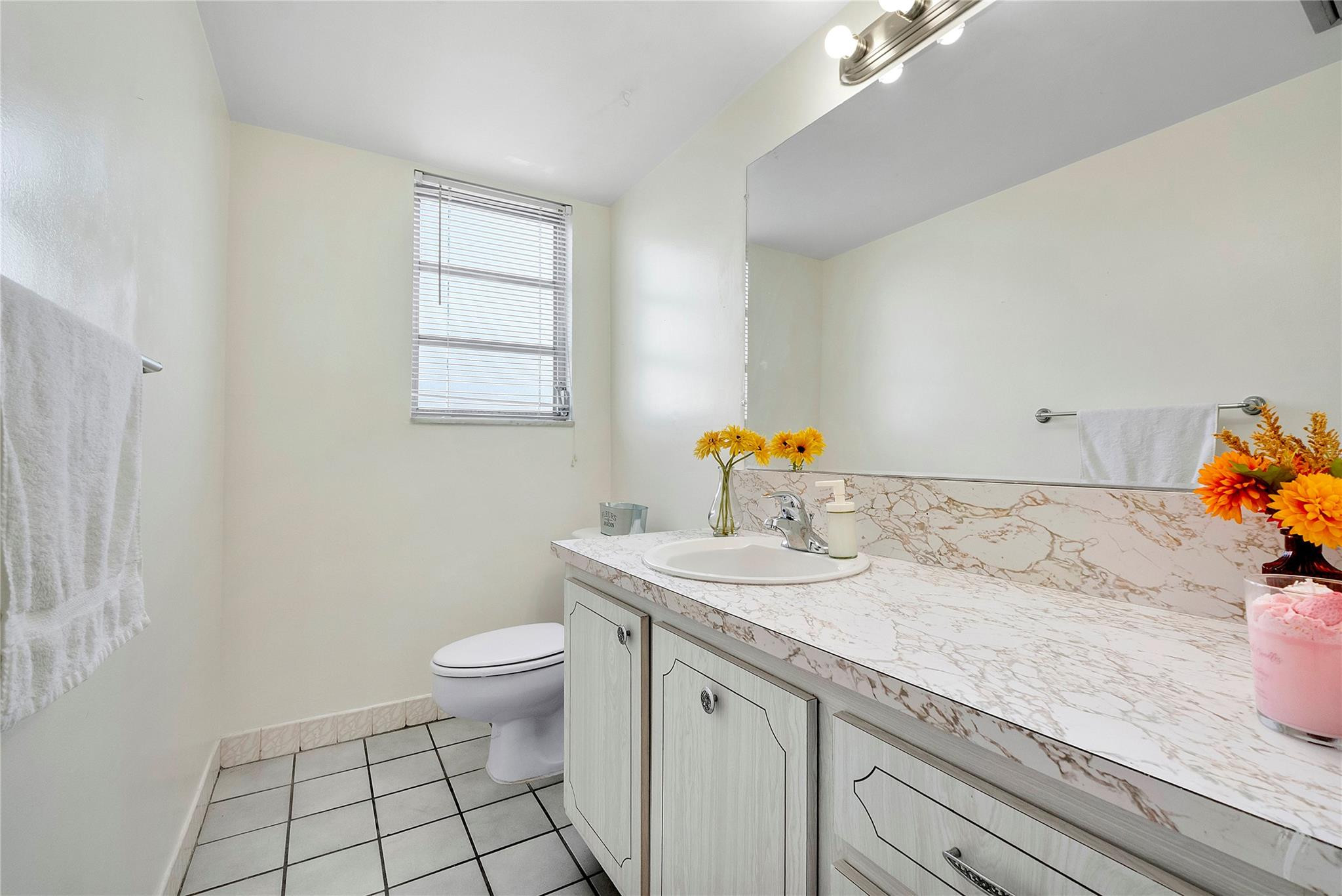 1811 Jefferson Street 708