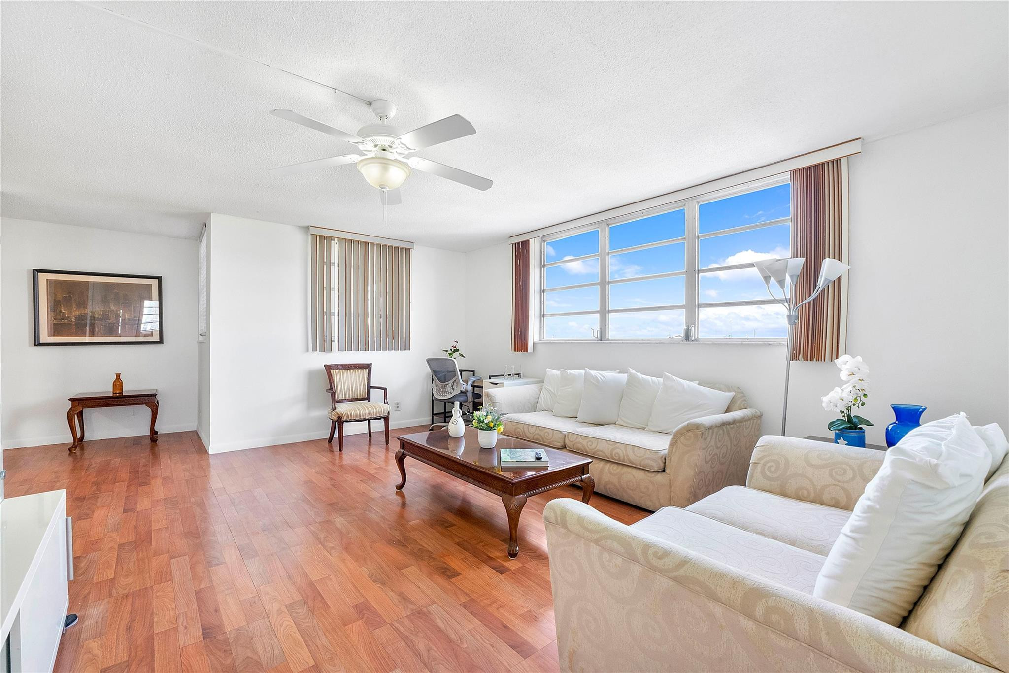 1811 Jefferson Street 708