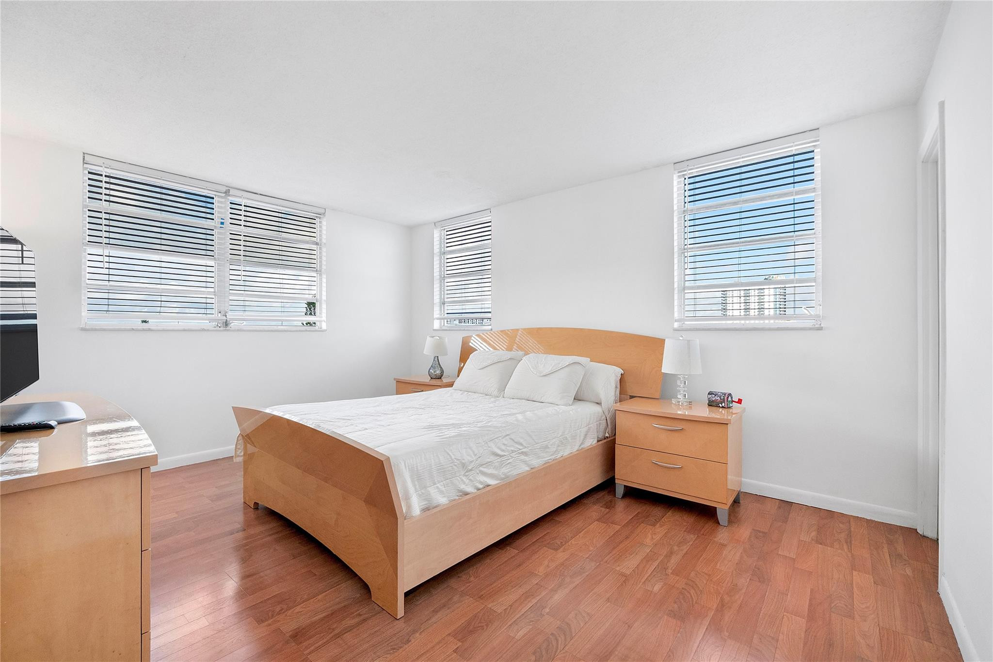 1811 Jefferson Street 708