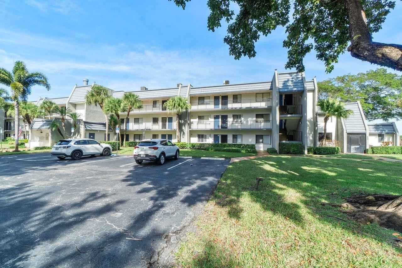 4832 Esedra Court Apt 206