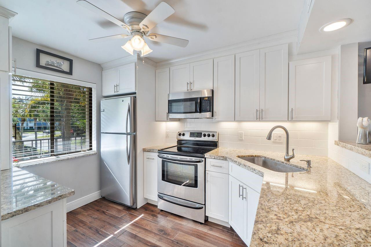 4832 Esedra Court Apt 206