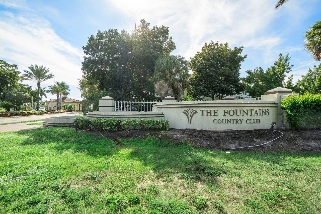 4832 Esedra Court Apt 206