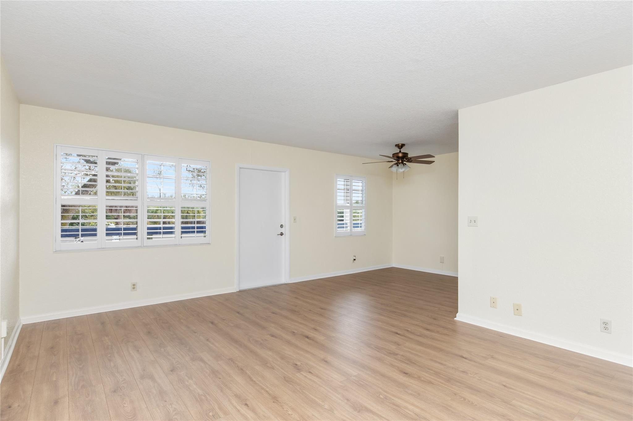 2117 Newport U 2117