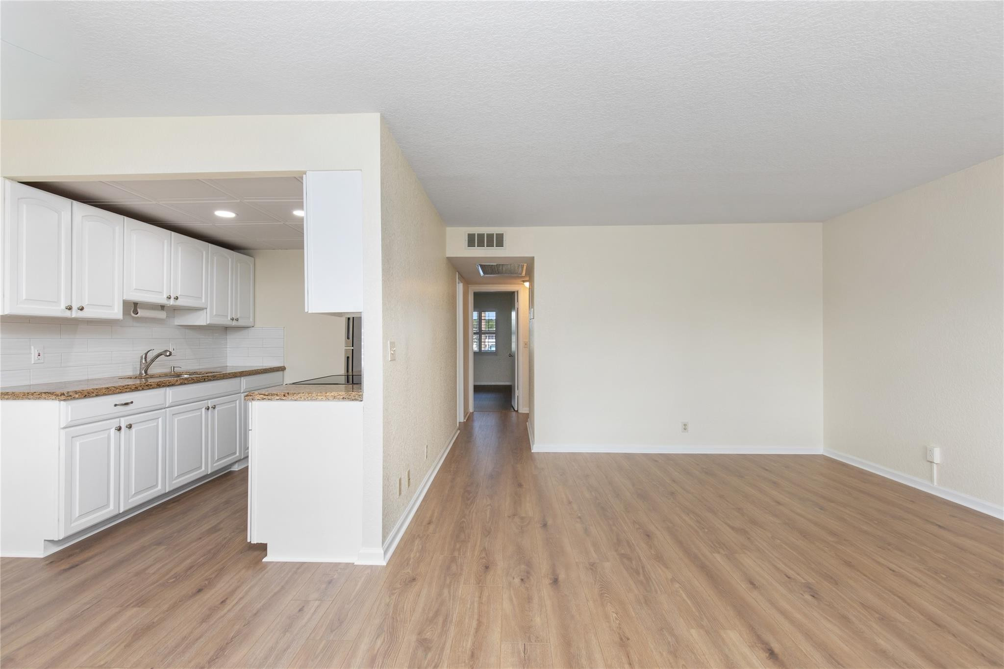 2117 Newport U 2117