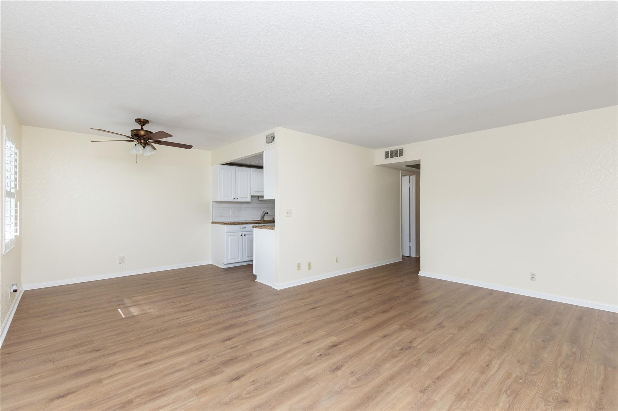 2117 Newport U 2117