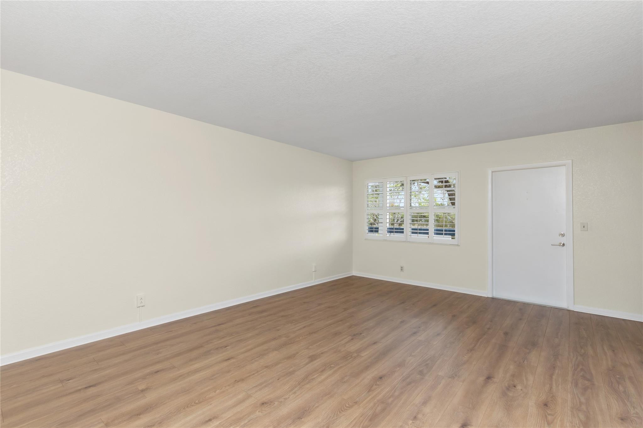 2117 Newport U 2117