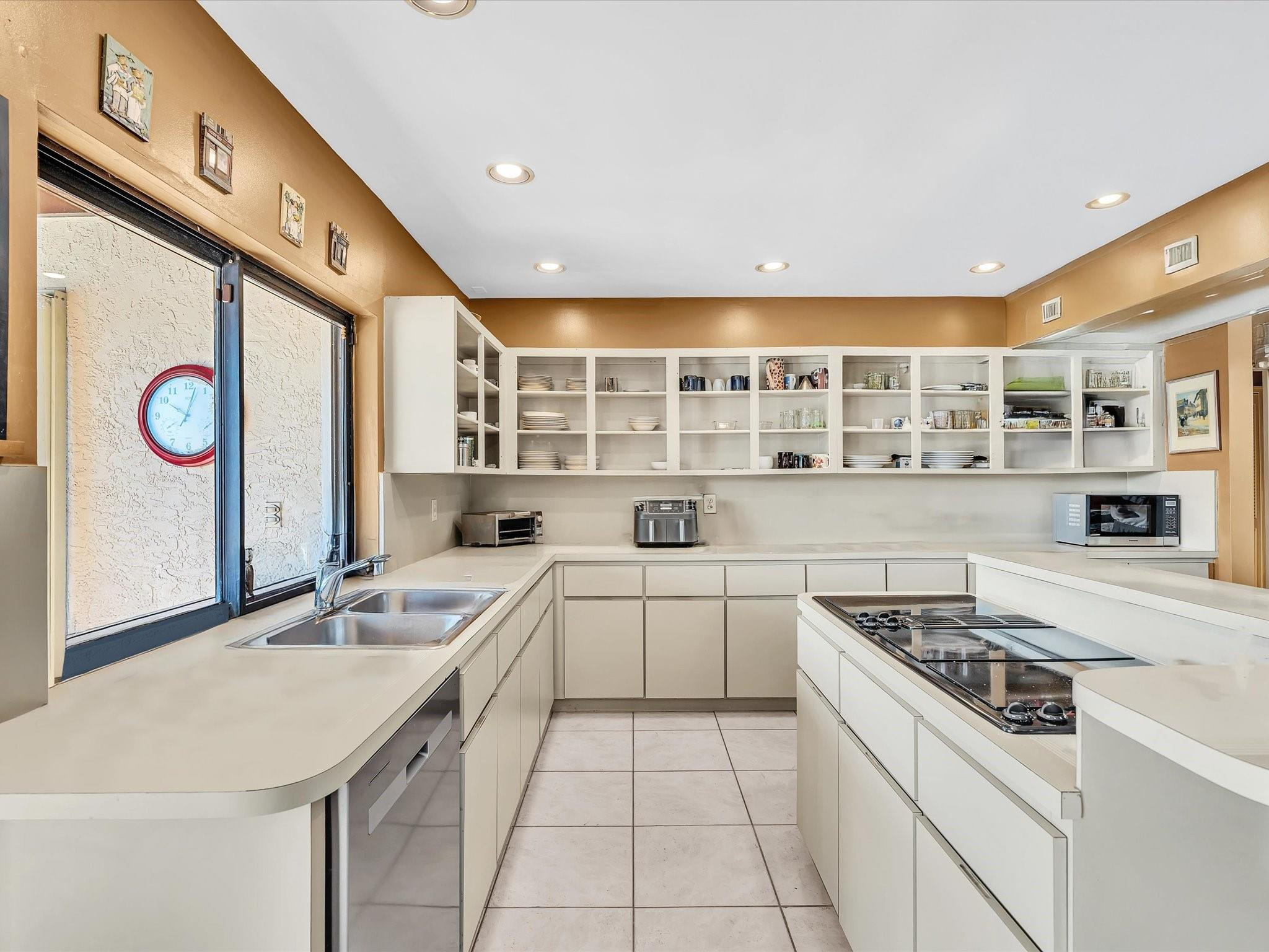 11170 NW 2nd Manor