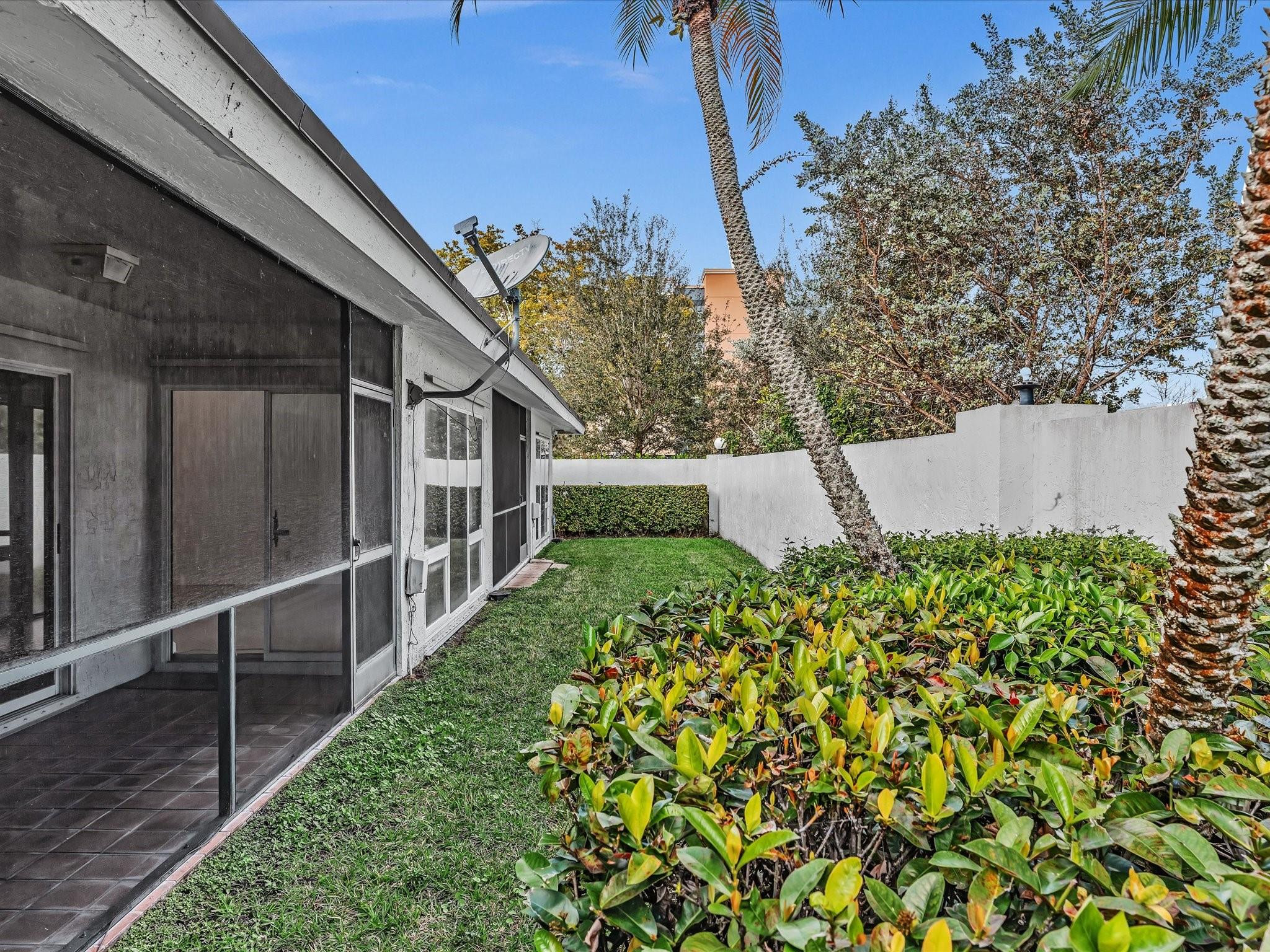 6796 N Pine Island Road 6796