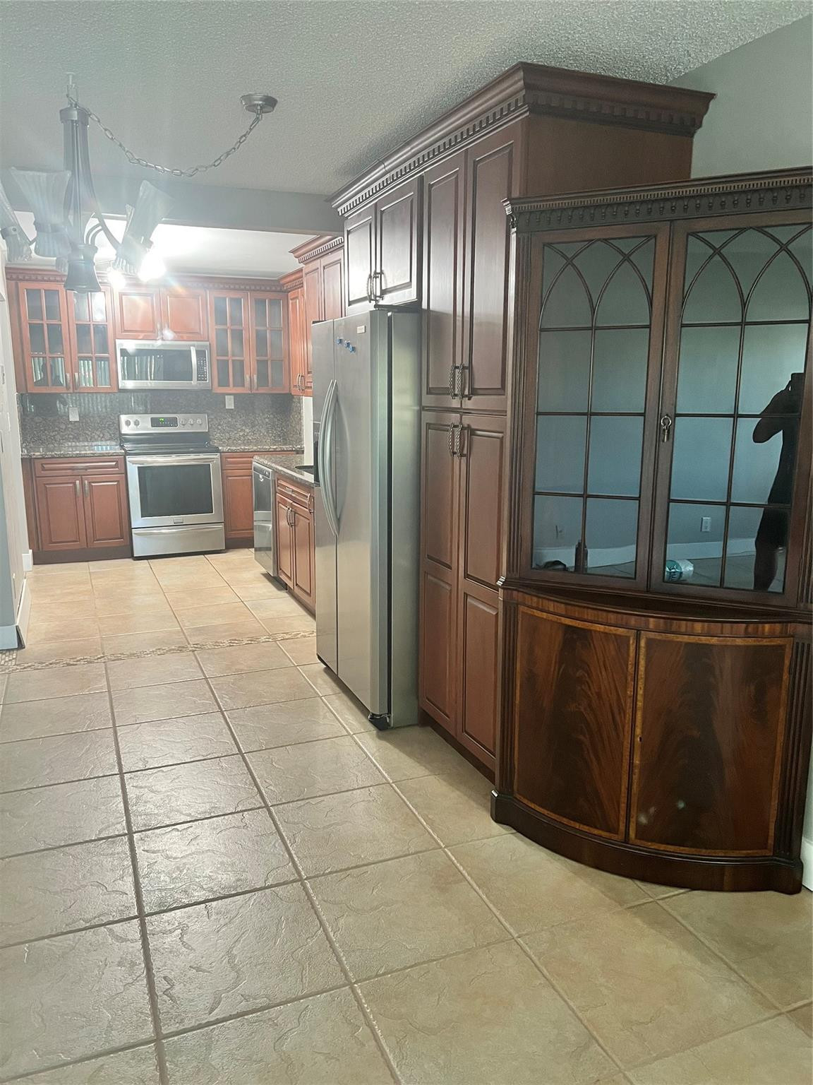 120 Lakeview Drive 208
