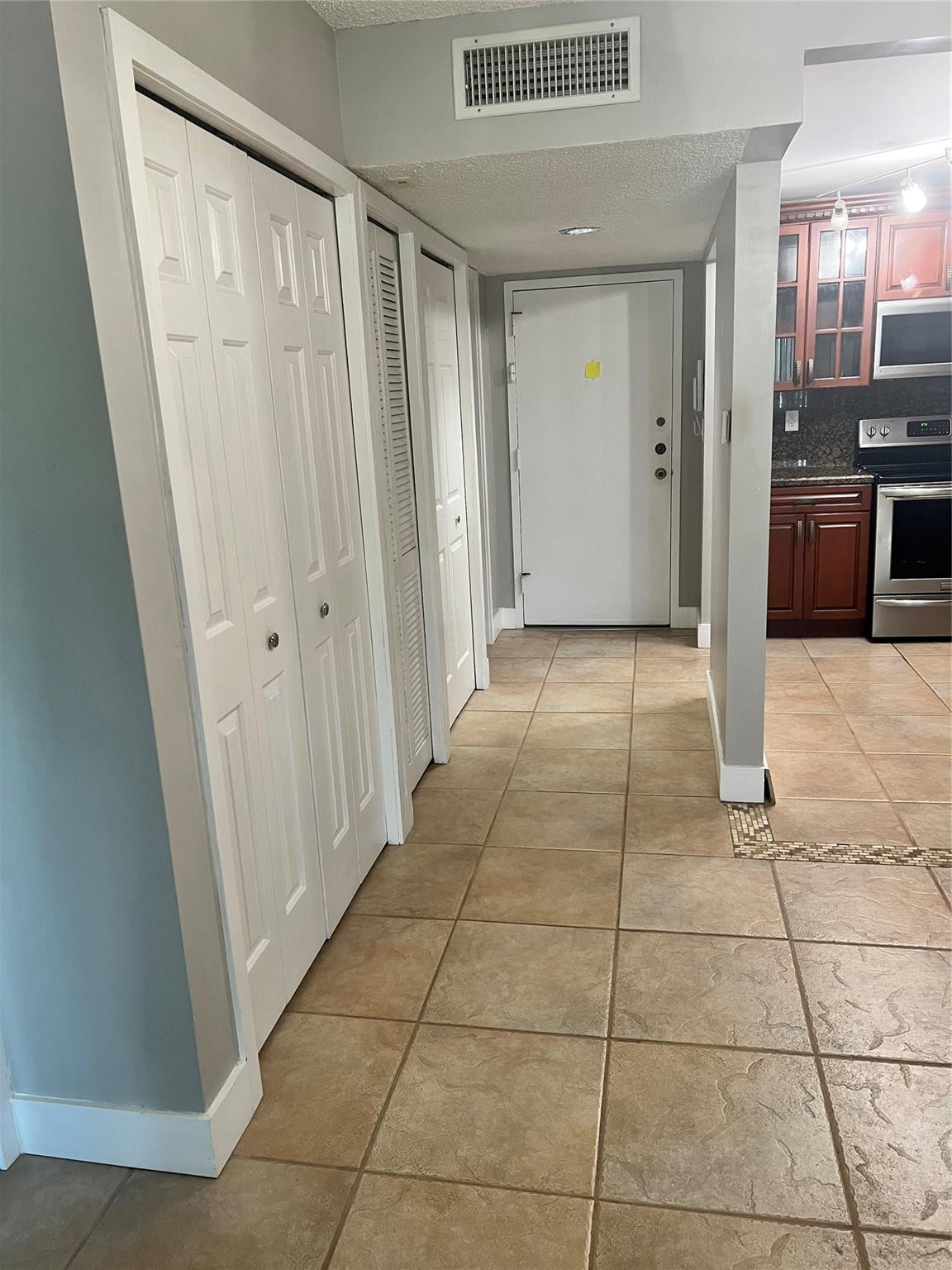 120 Lakeview Drive 208