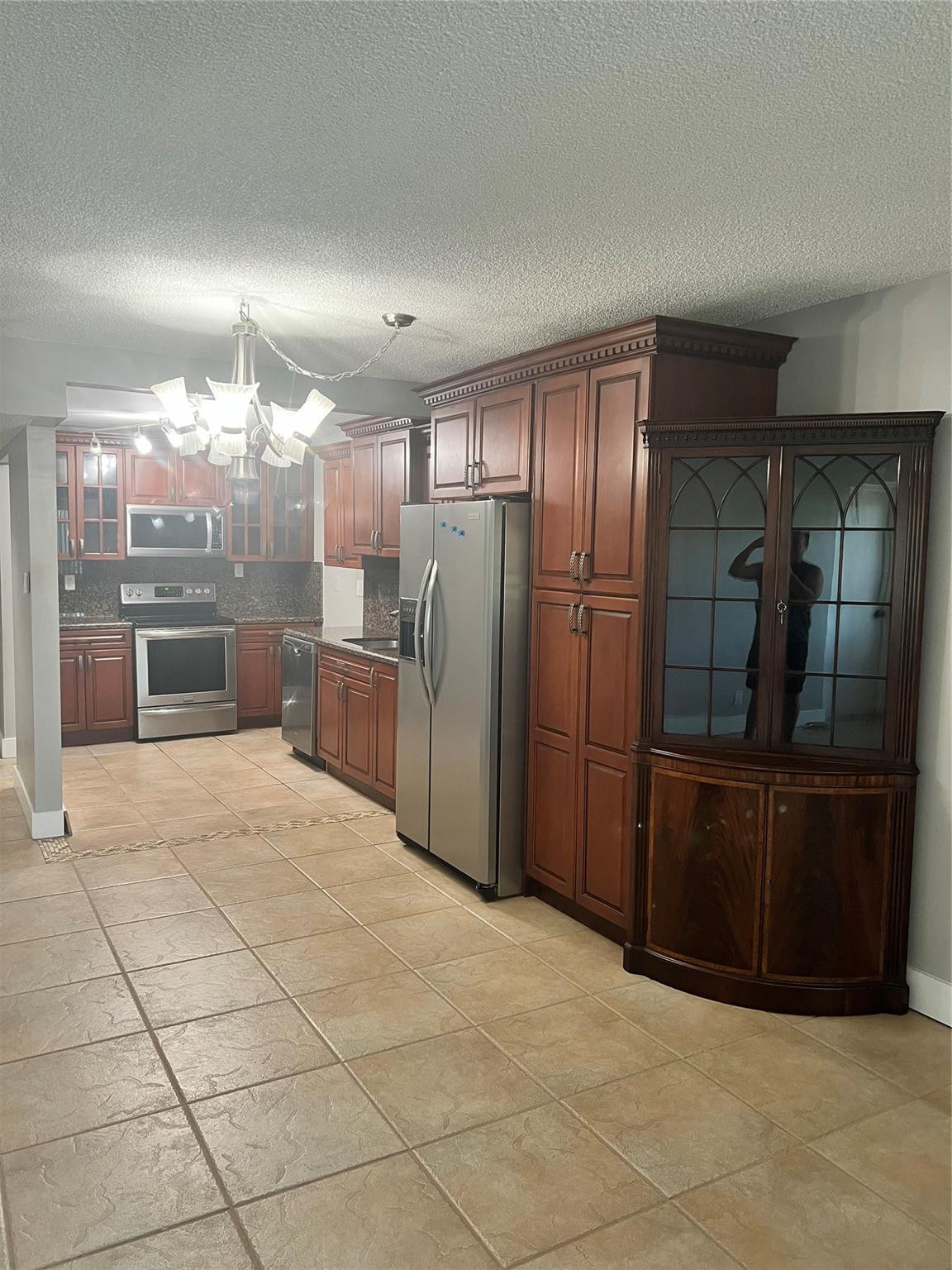 120 Lakeview Drive 208