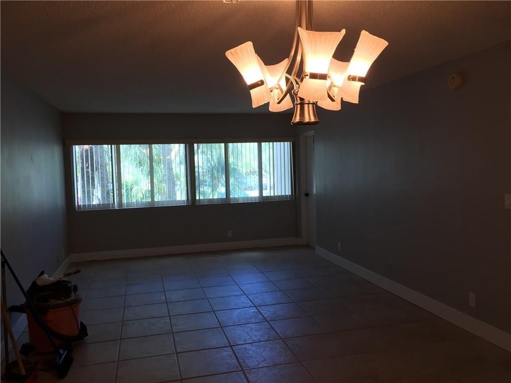 120 Lakeview Drive 208
