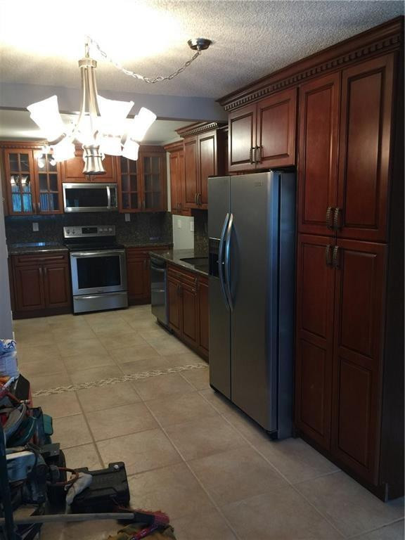 120 Lakeview Drive 208