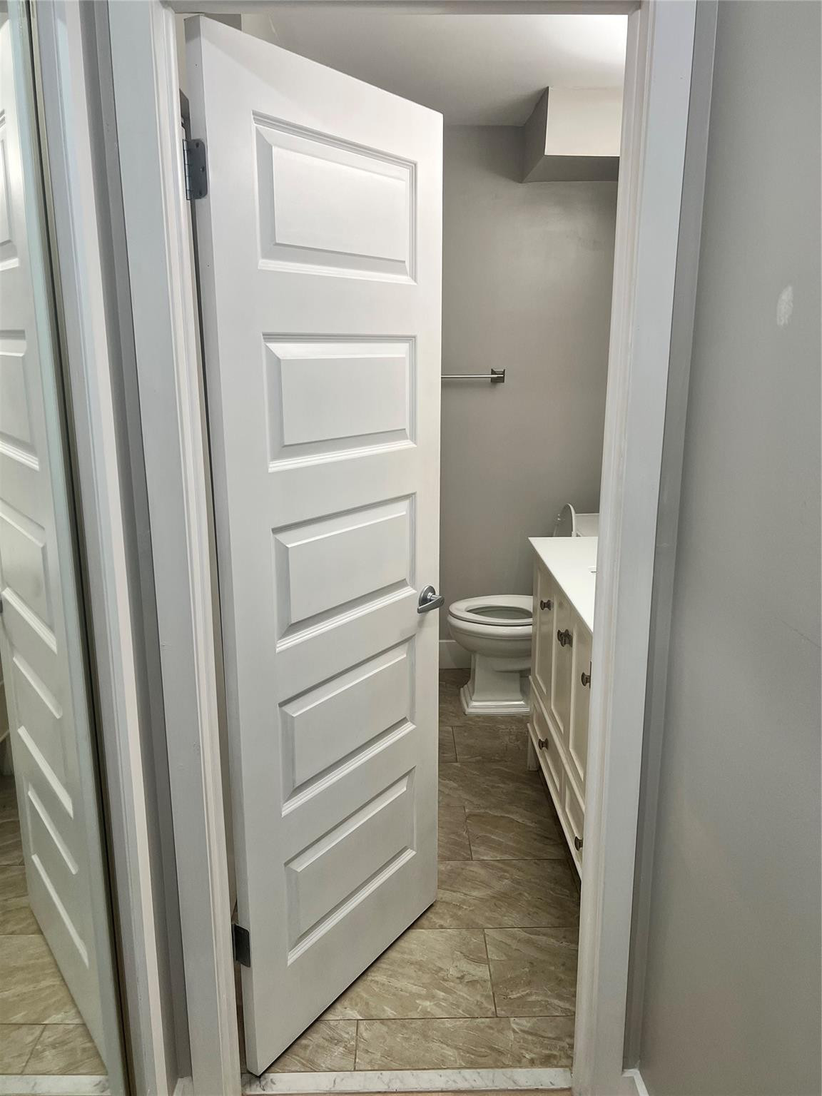 120 Lakeview Drive 208