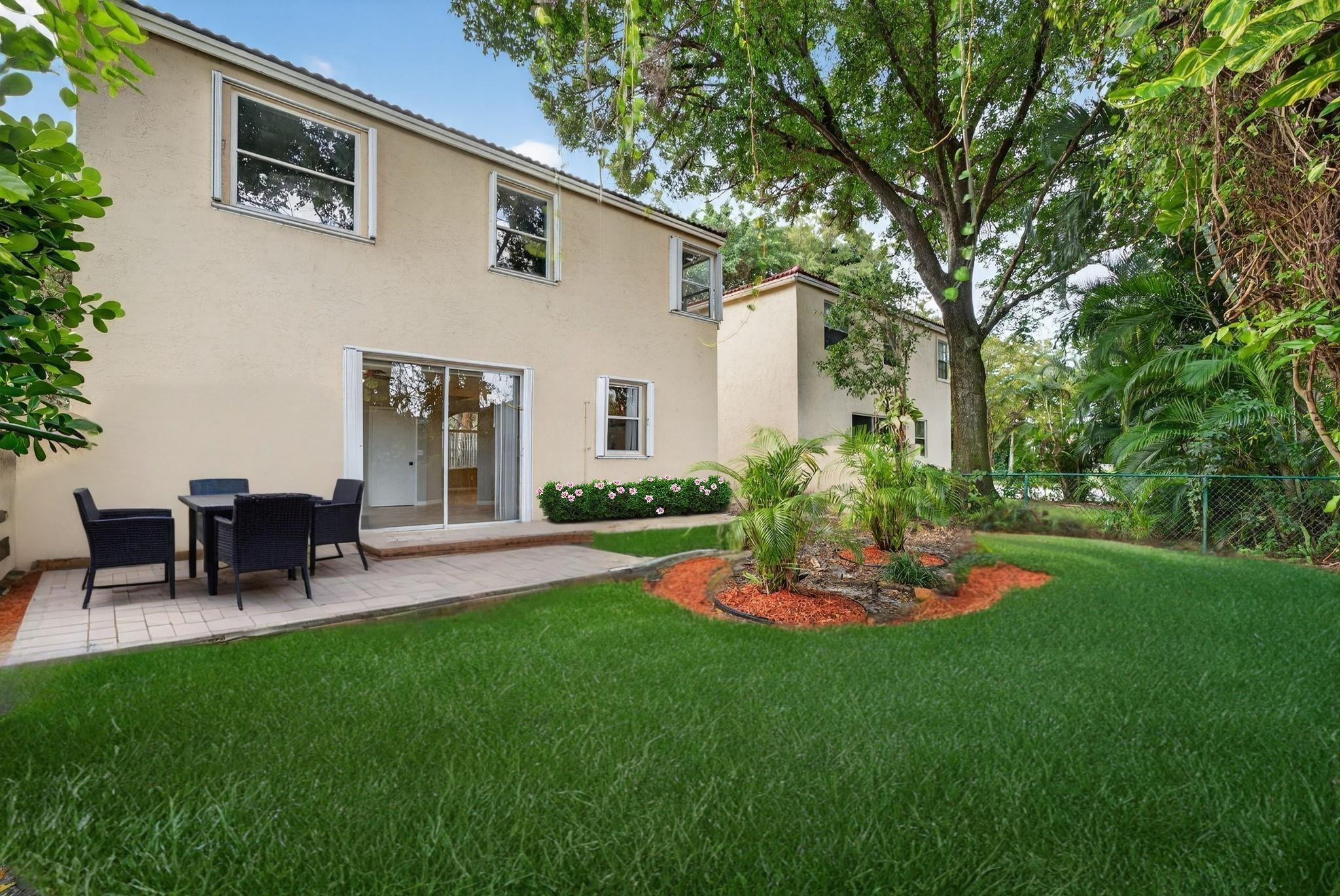 8743 NW 6th Court