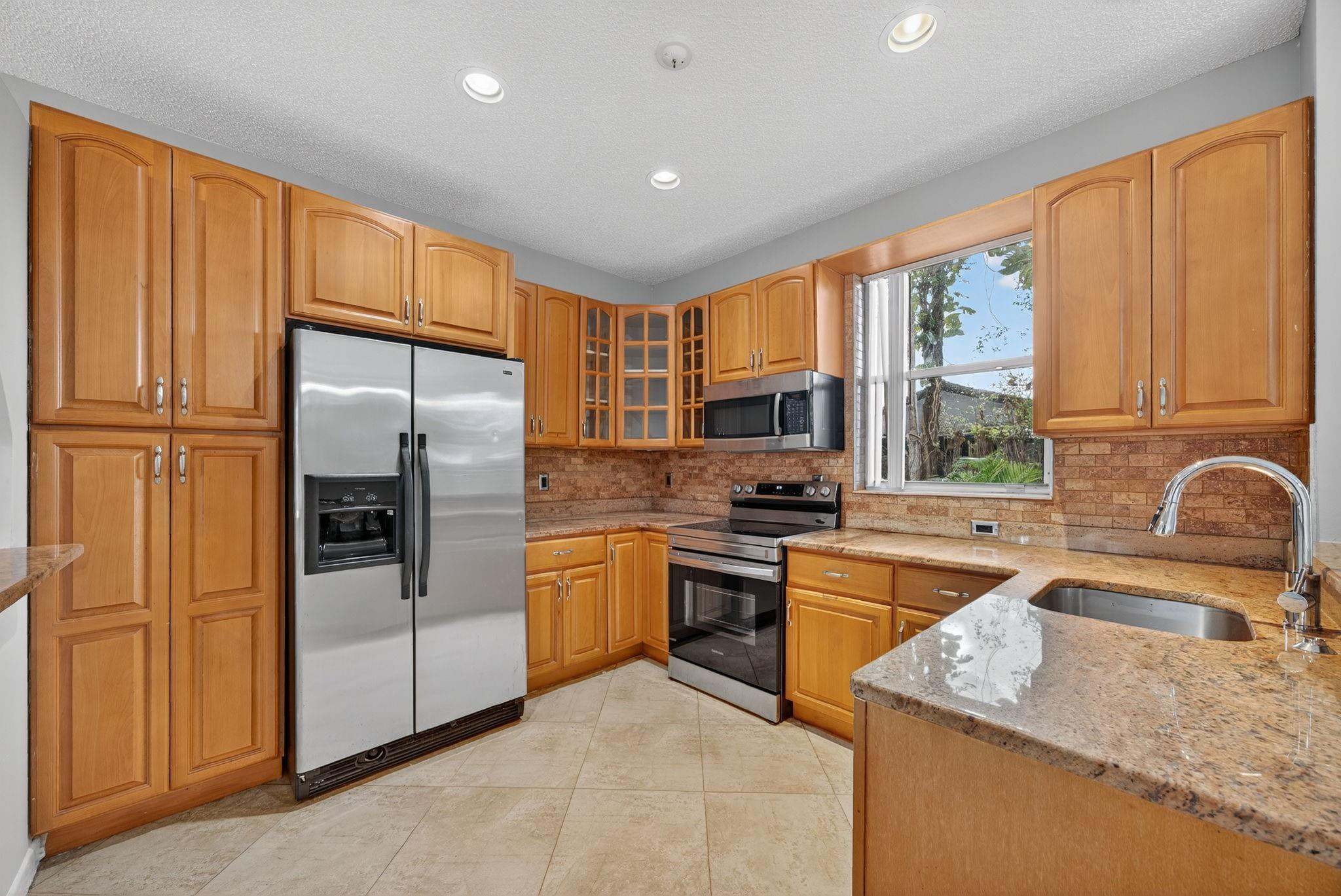 8743 NW 6th Court