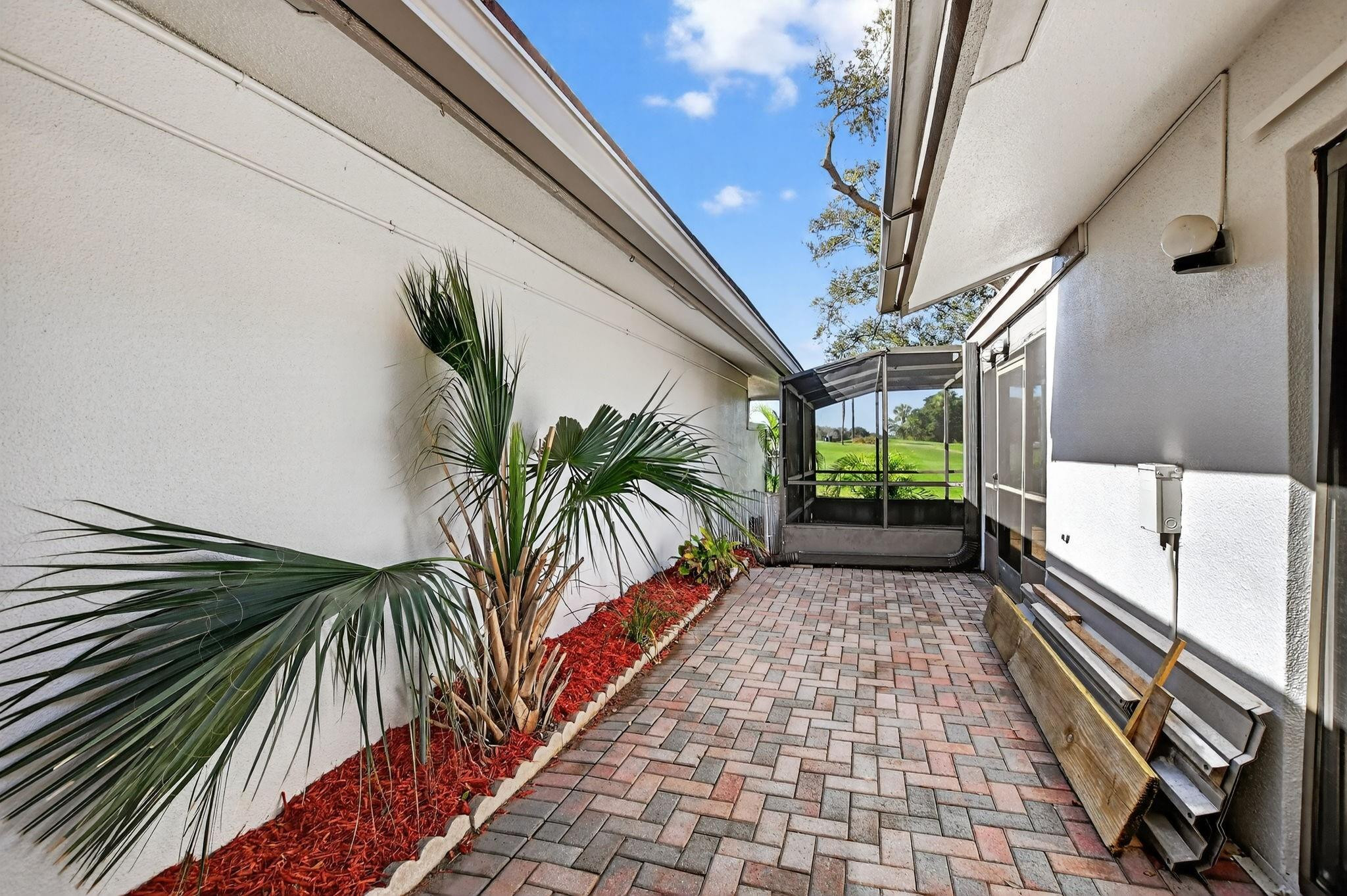 661 Hollows Circle