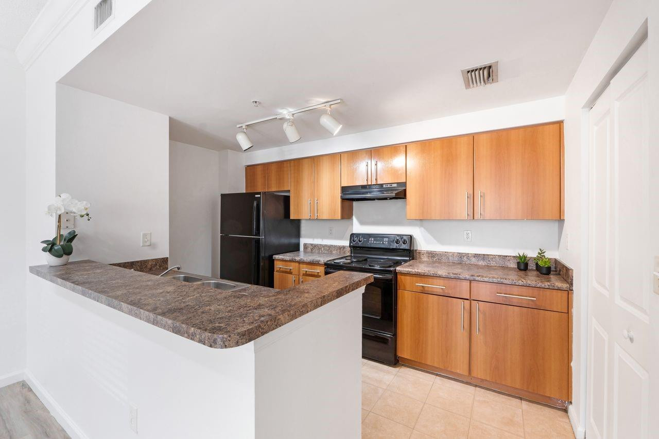5800 W Sample Road 102