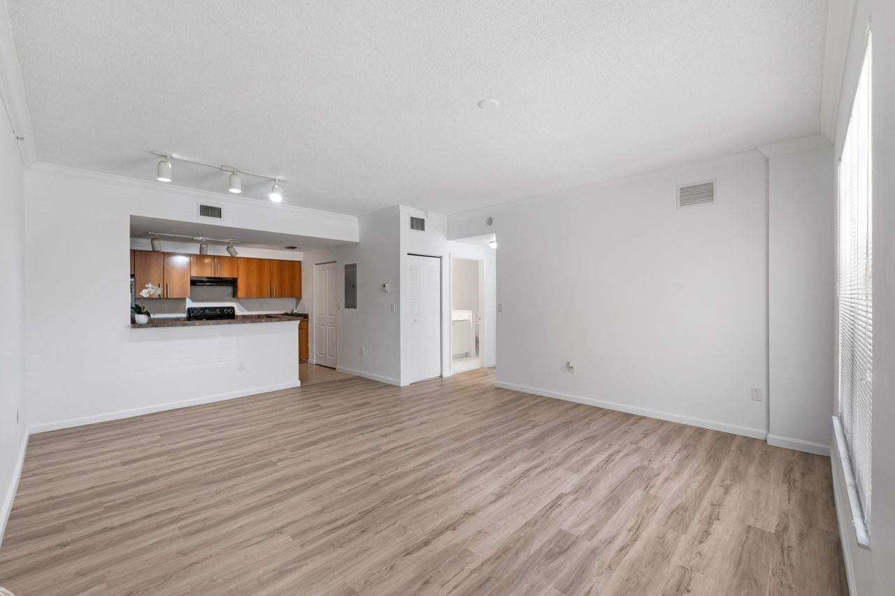 5800 W Sample Road 102