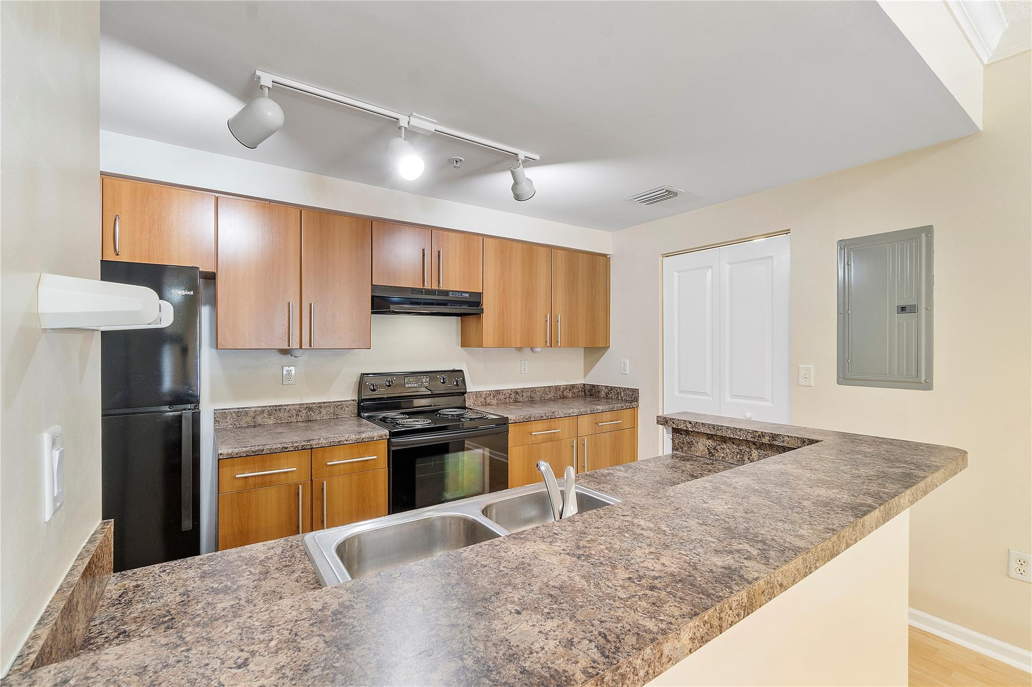6020 W Sample Road 103