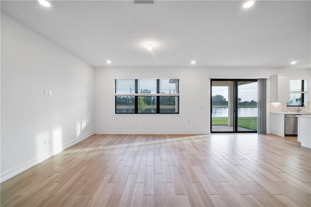 8755 Grand Prix Lane