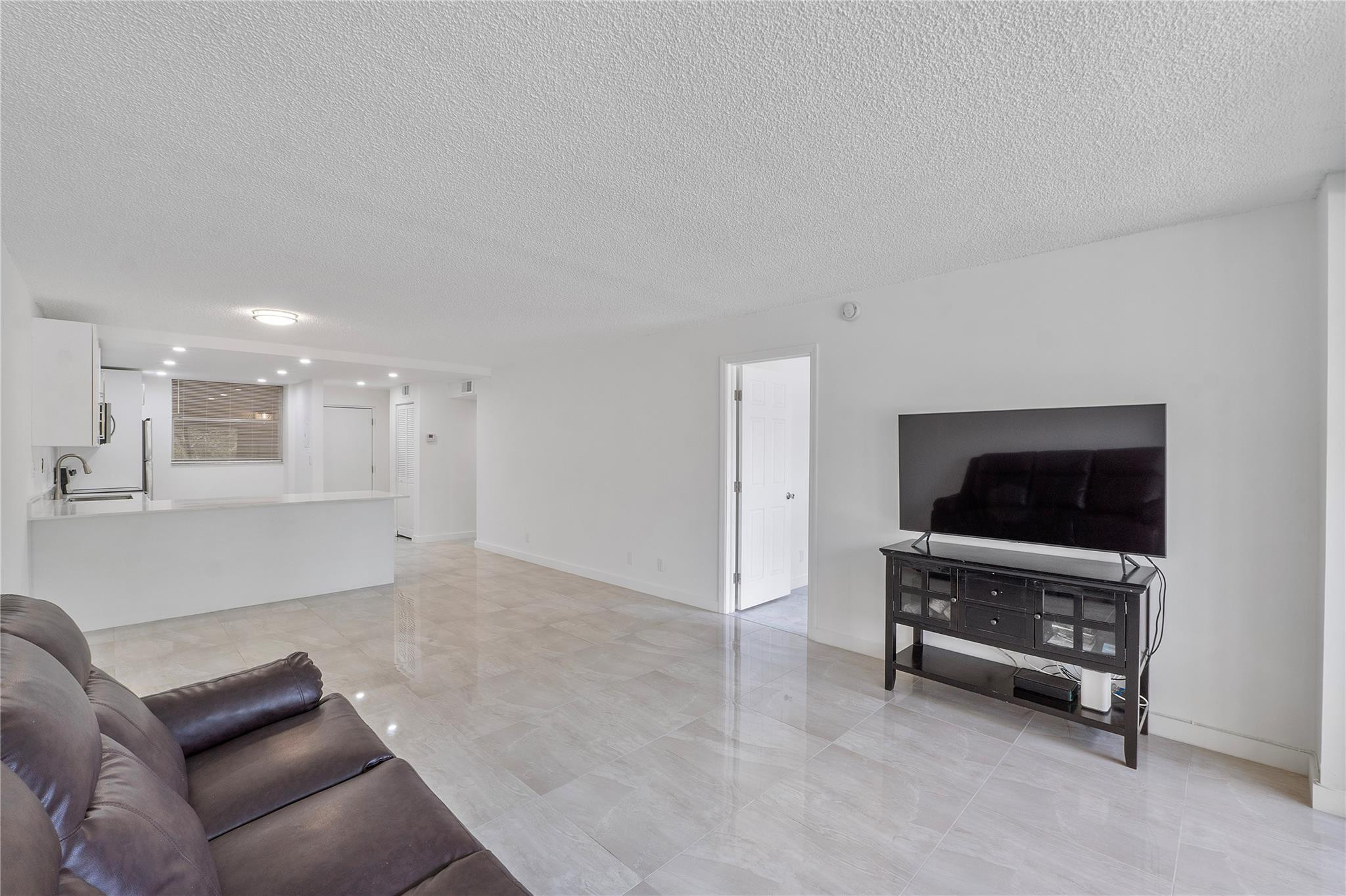 3751 Environ Boulevard 243