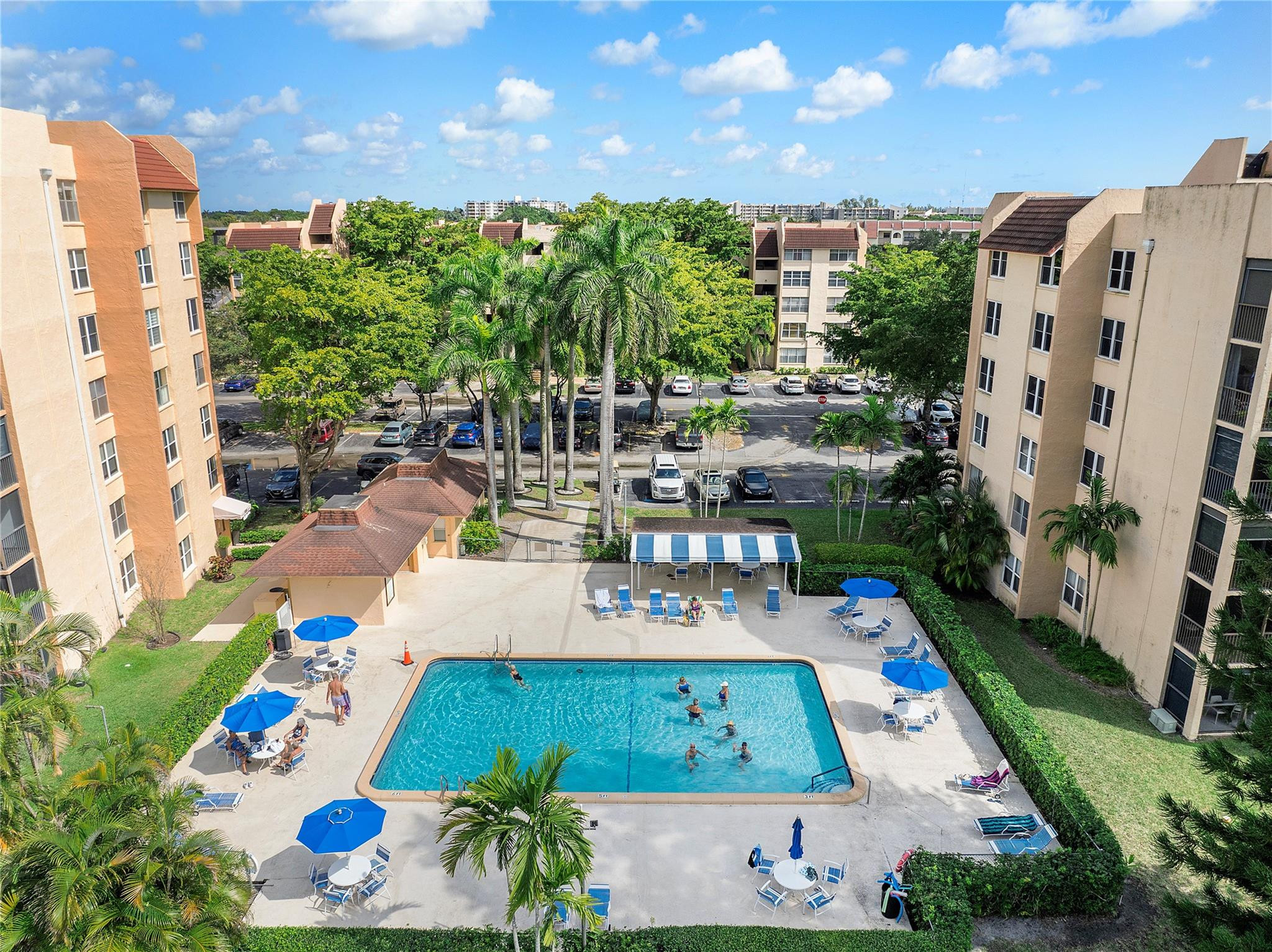 3751 Environ Boulevard 243