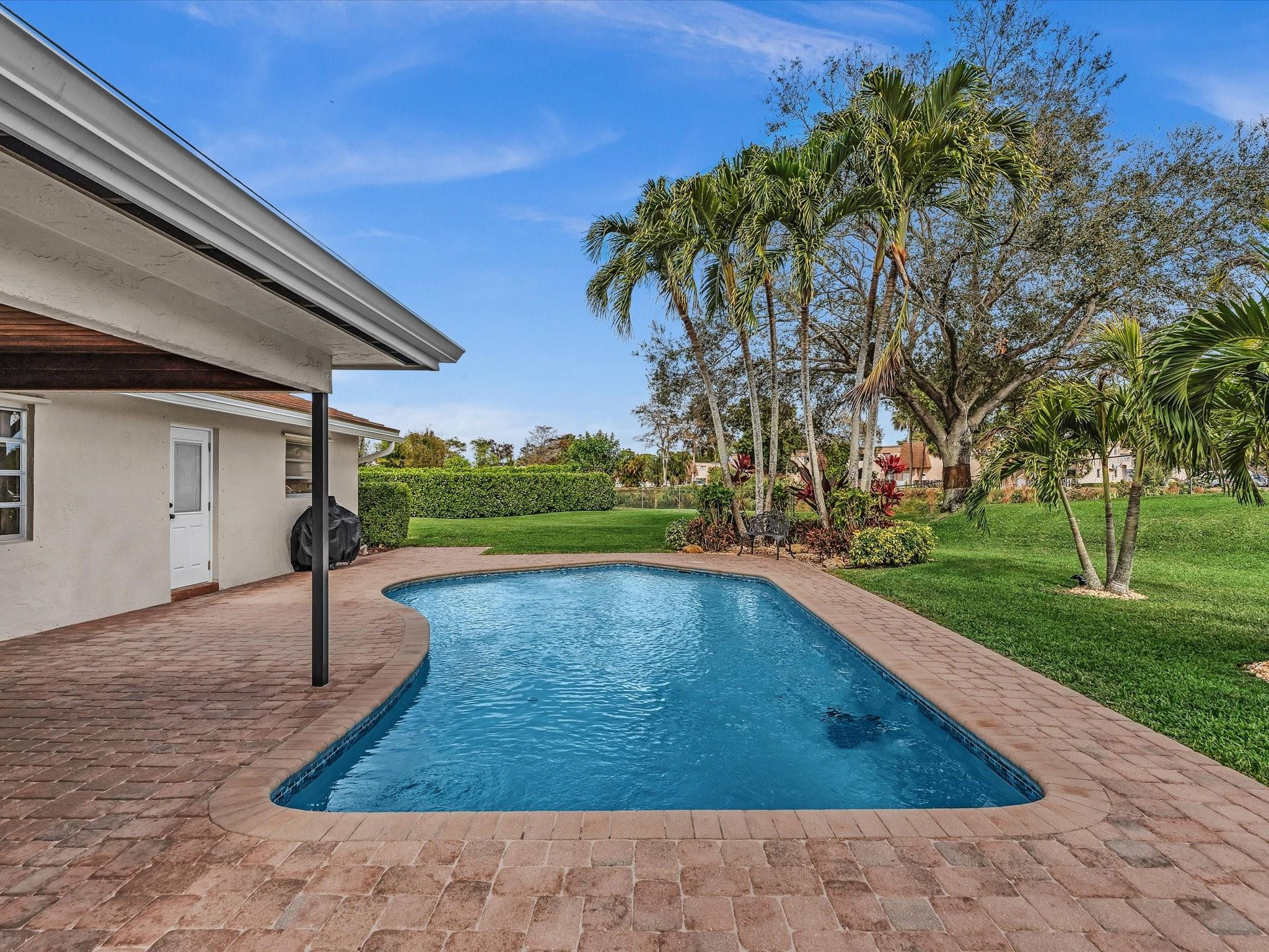 8140 NW 13th Place