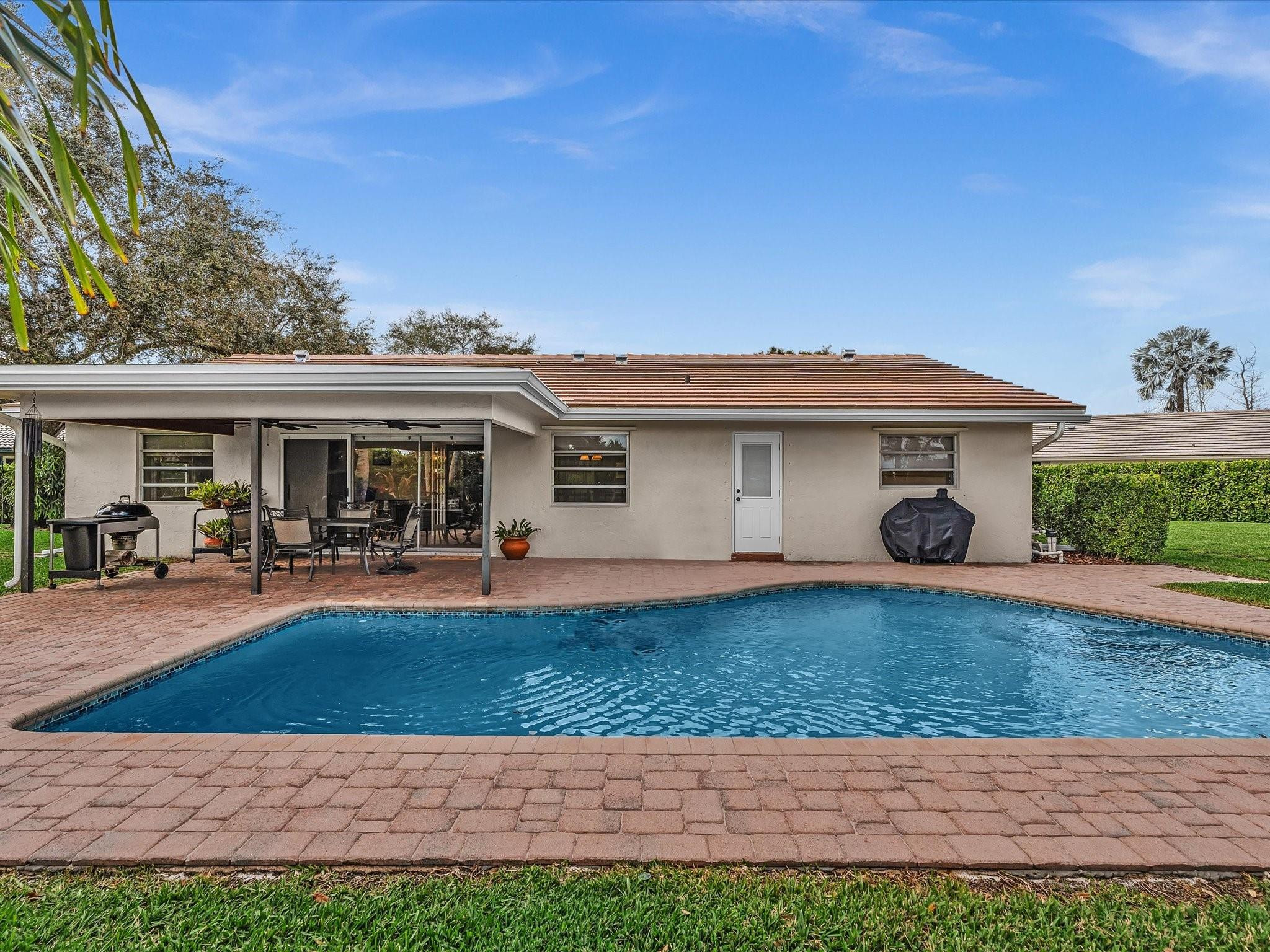 8140 NW 13th Place