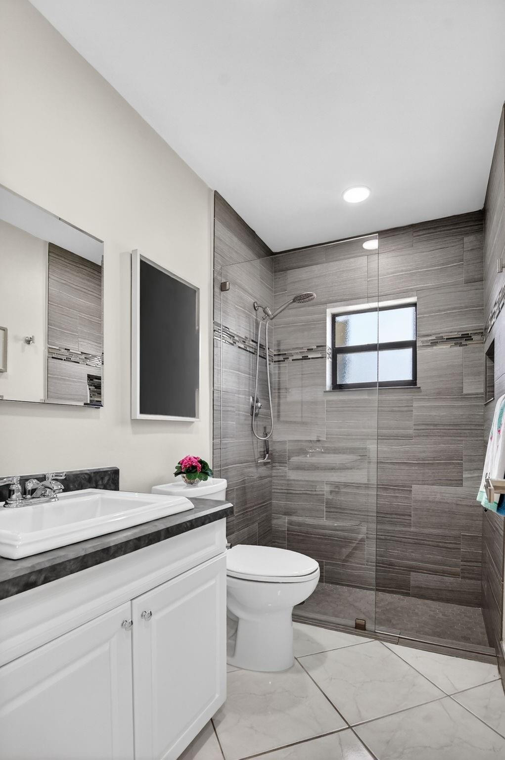 2062 SW 15th Place