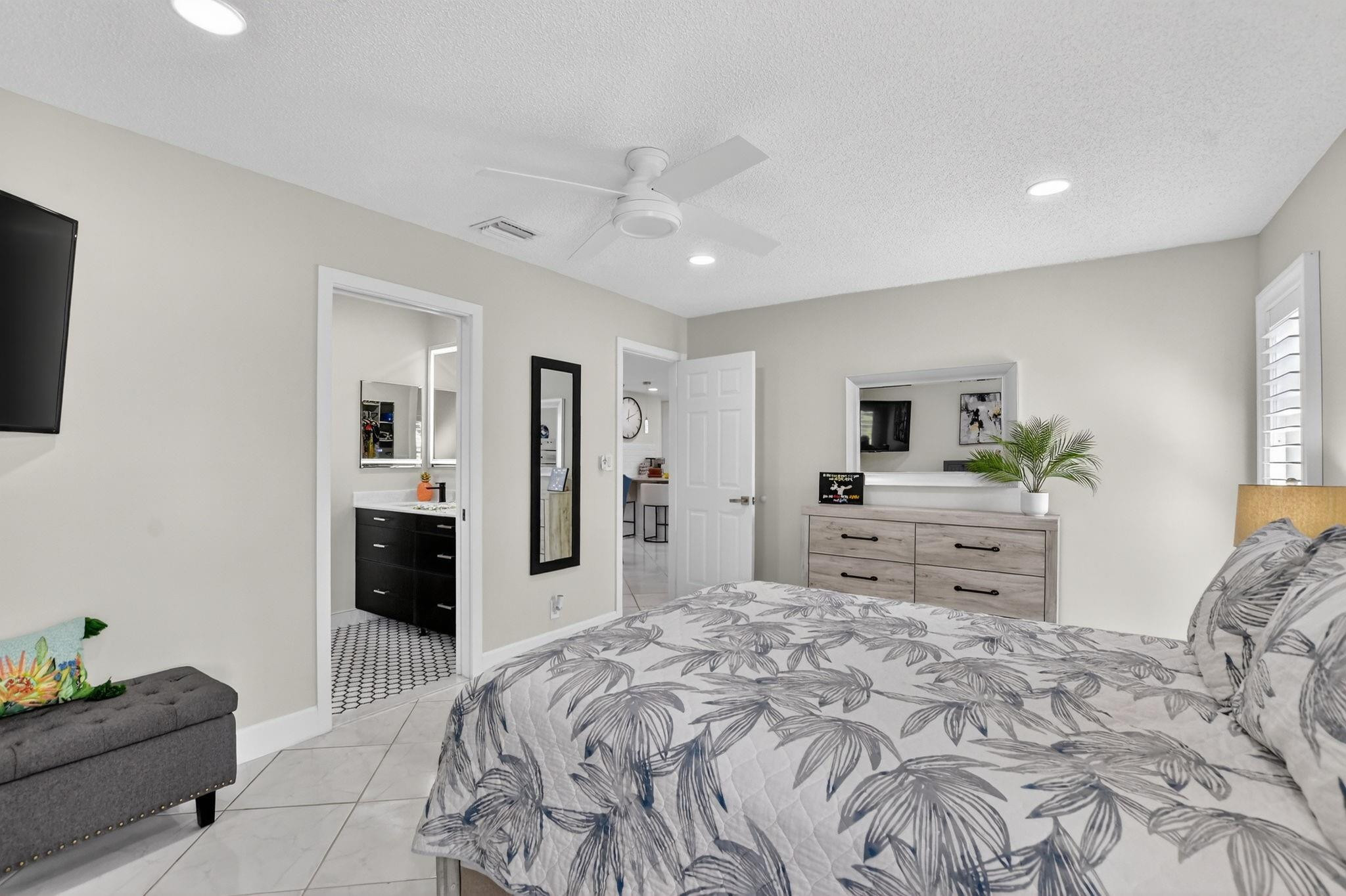 2062 SW 15th Place