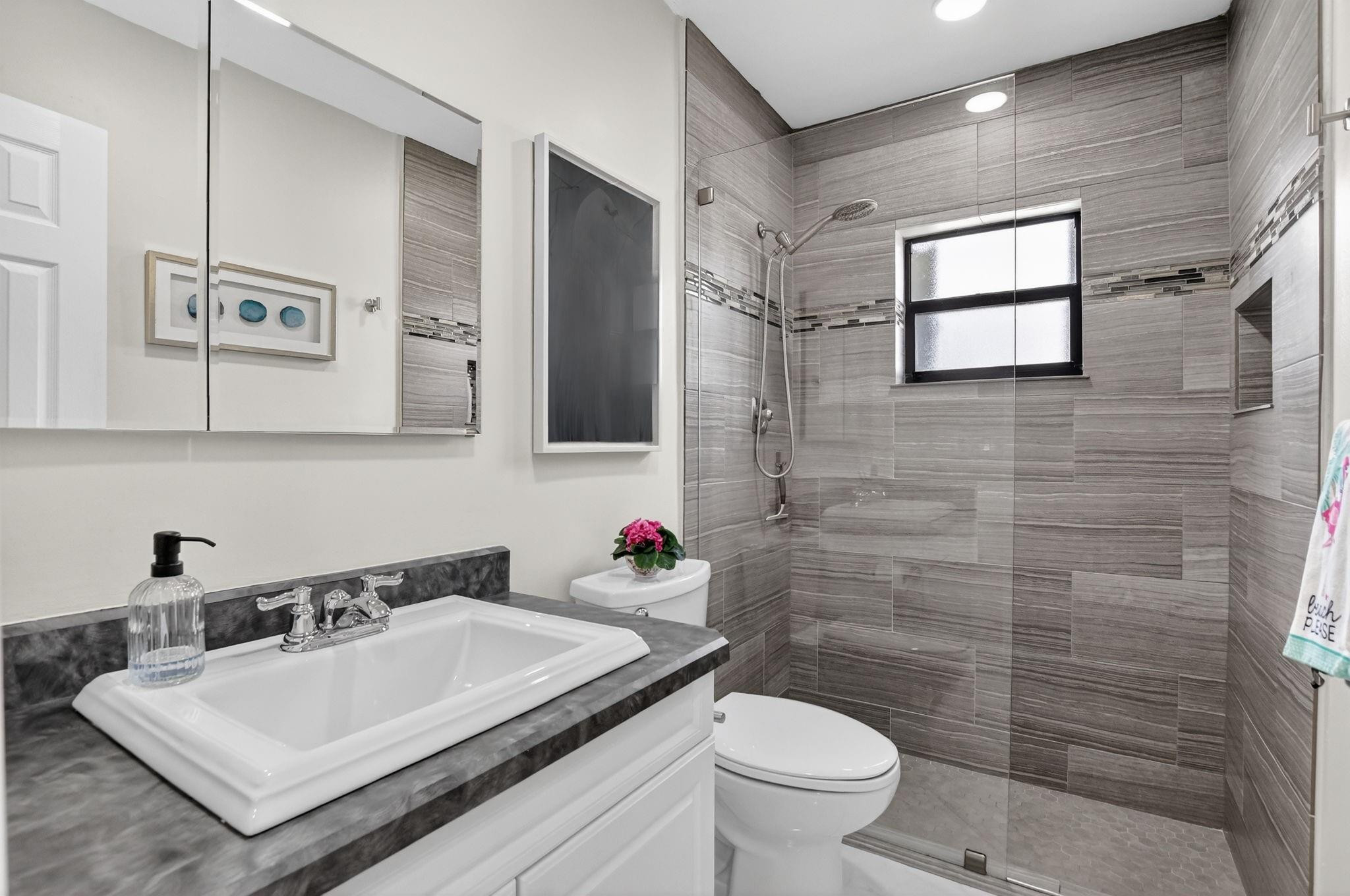 2062 SW 15th Place