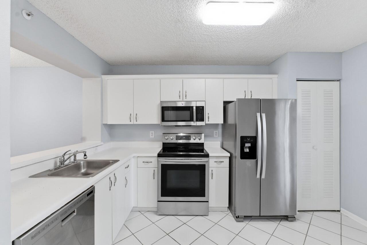 9511 Weldon Circle G 207