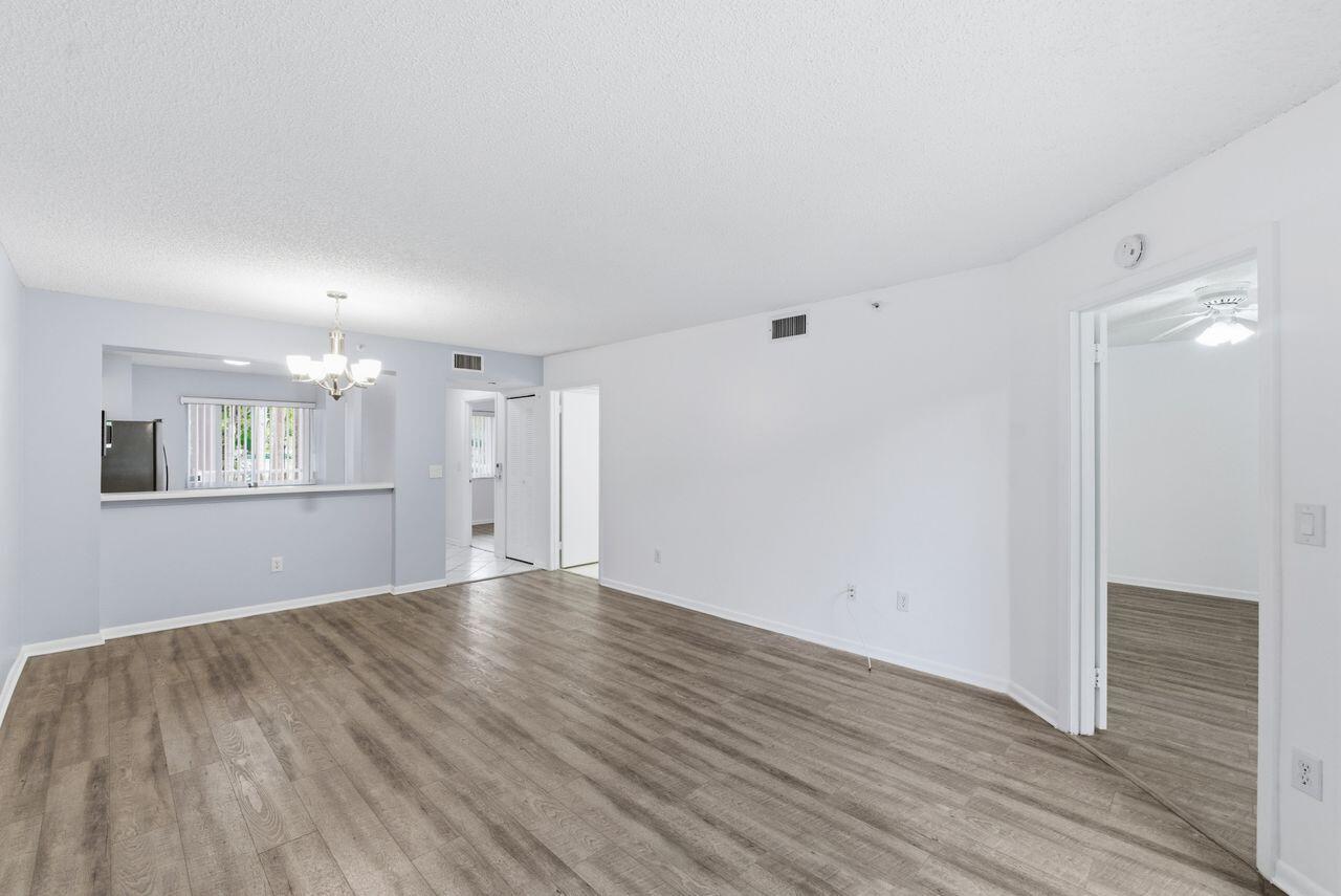 9511 Weldon Circle G 207