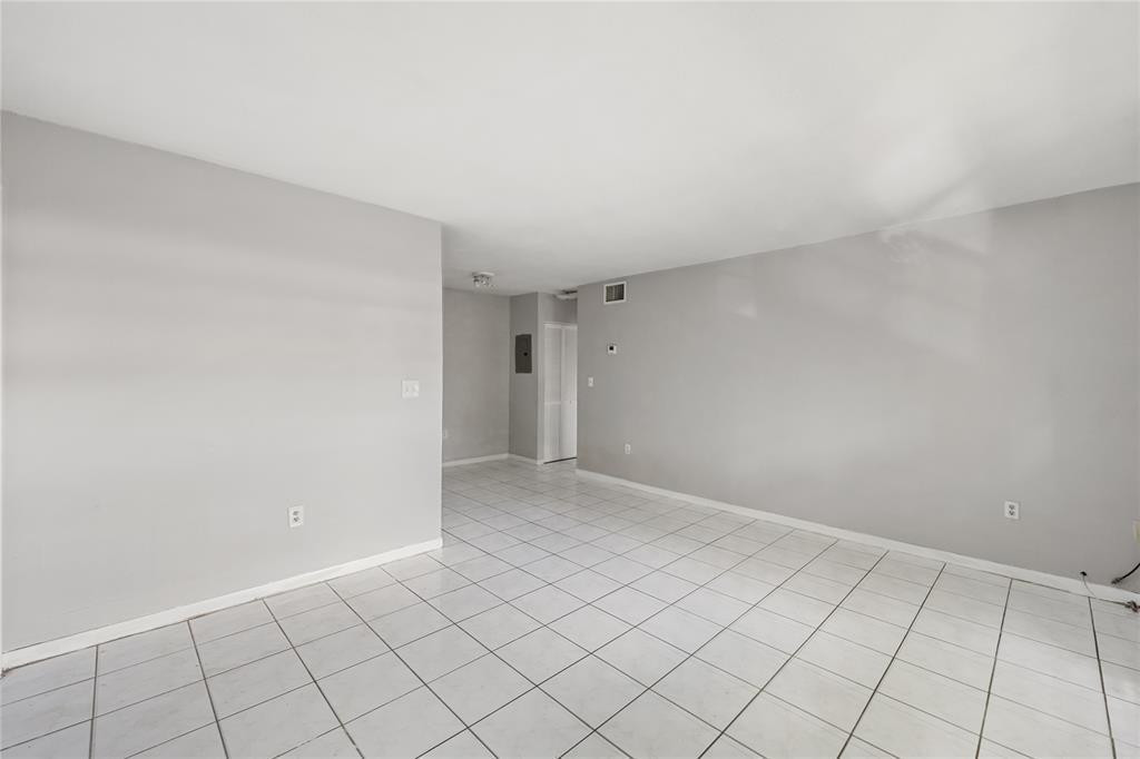 1925 Madison Street 14