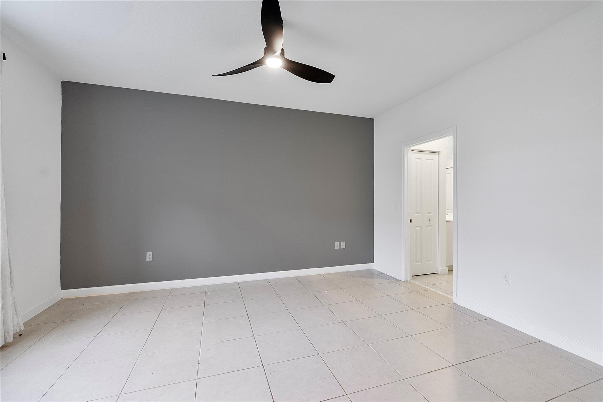 4973 Oakmont Drive 1
