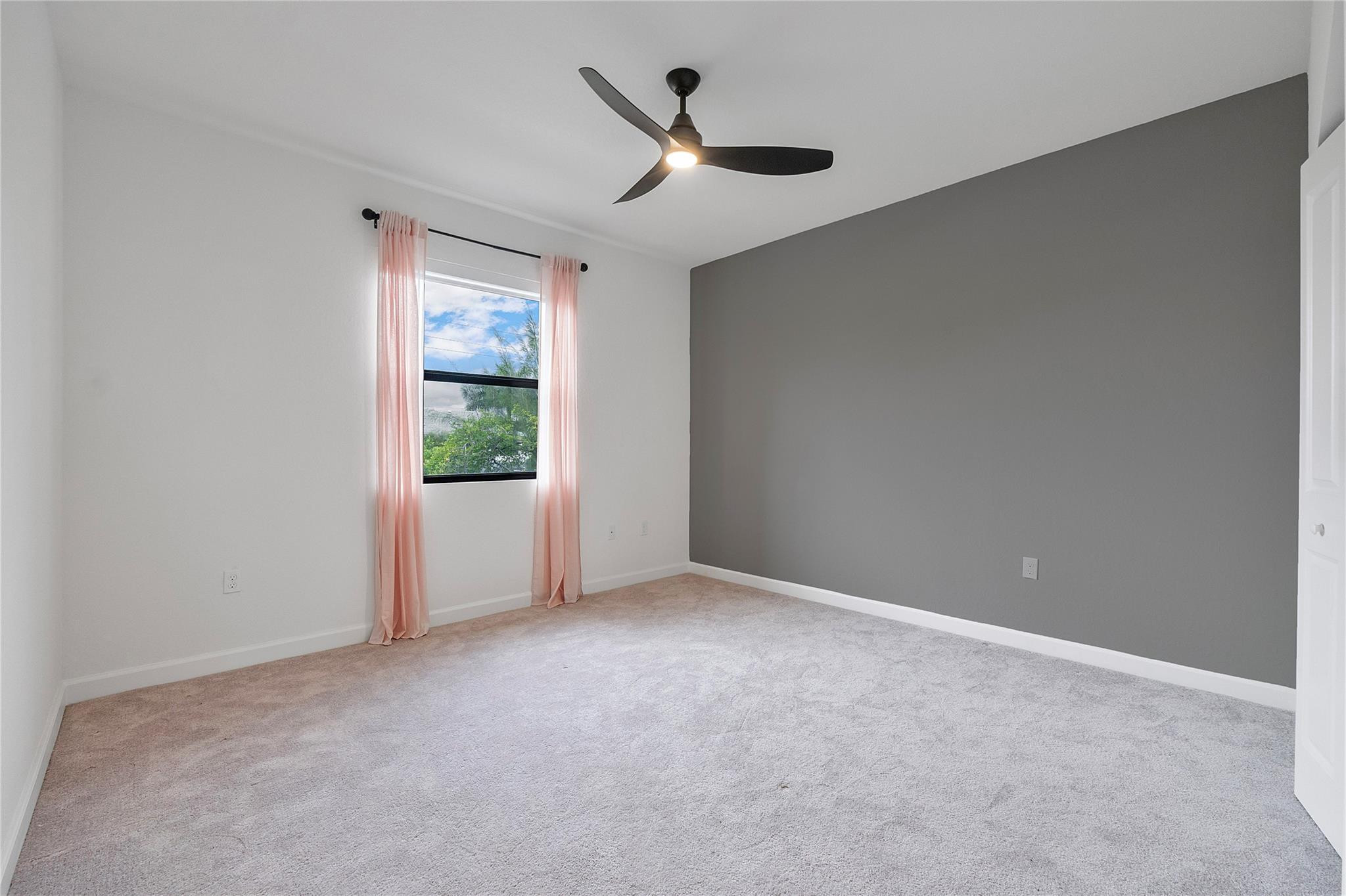 4973 Oakmont Drive 1