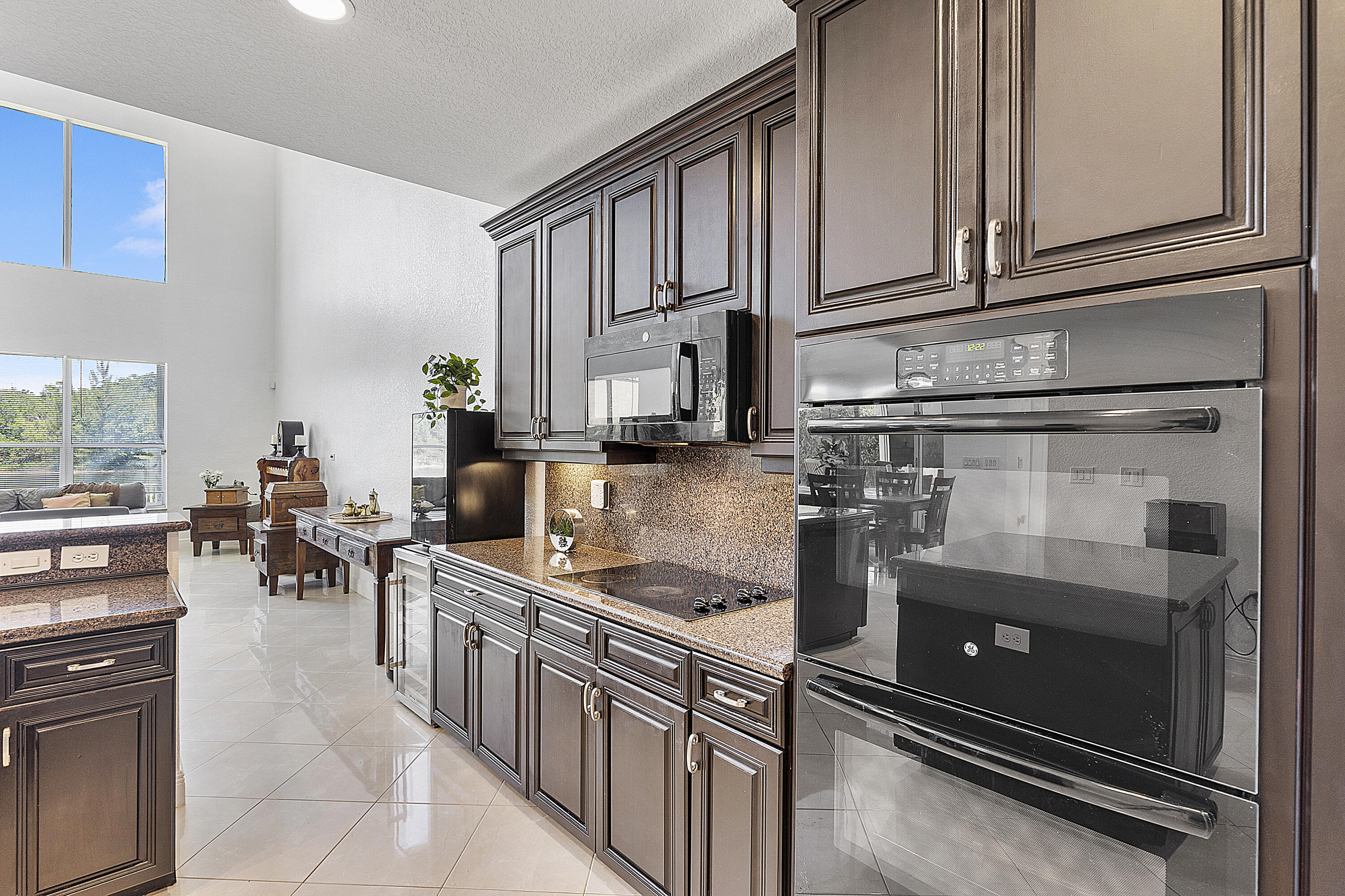 5318 SW 195th Terrace
