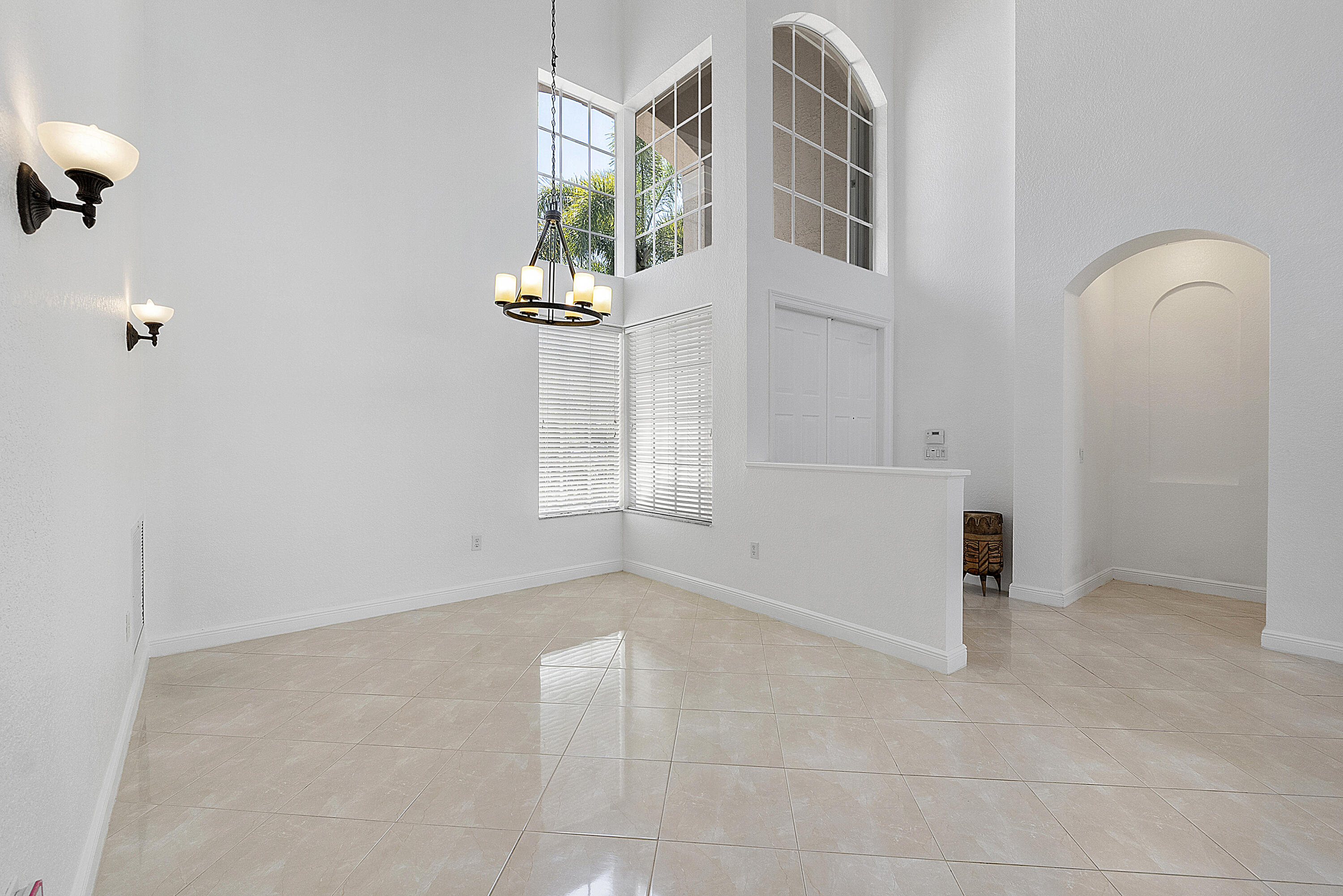 5318 SW 195th Terrace