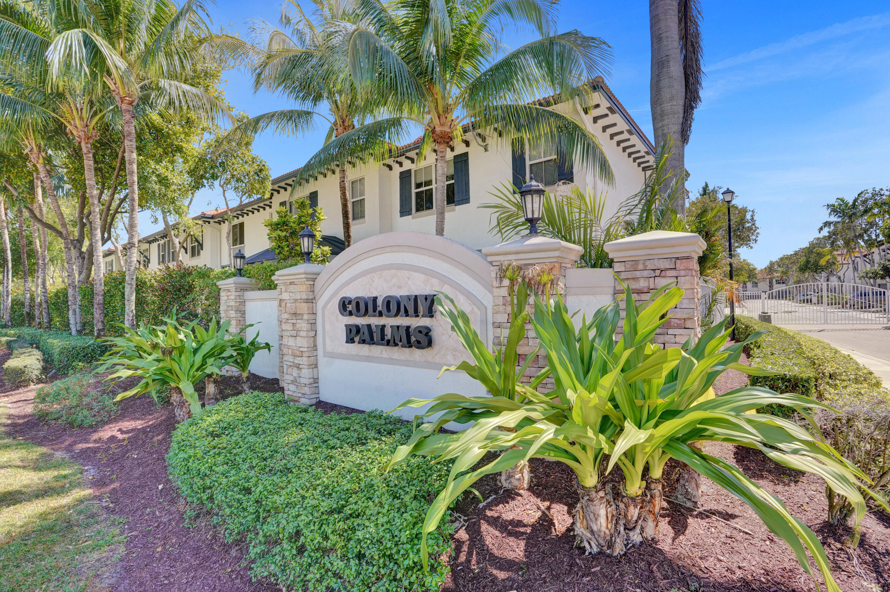4734 S Prive Circle