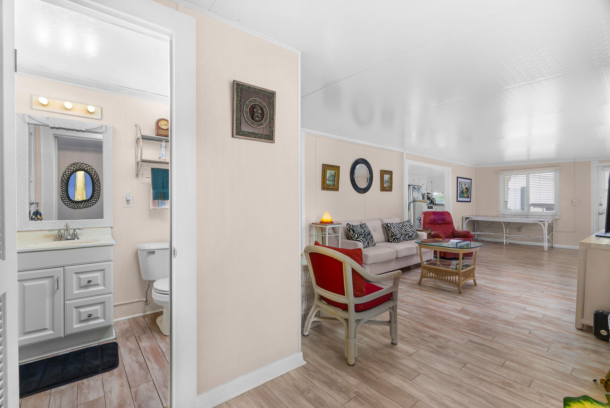 202 N Ibis S