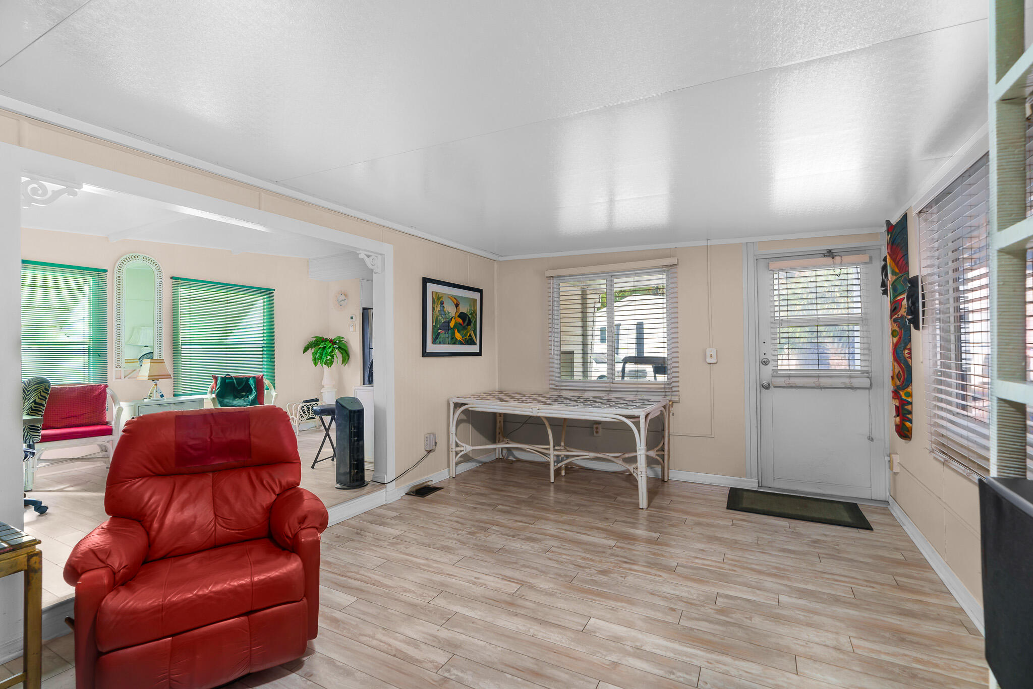 202 N Ibis S