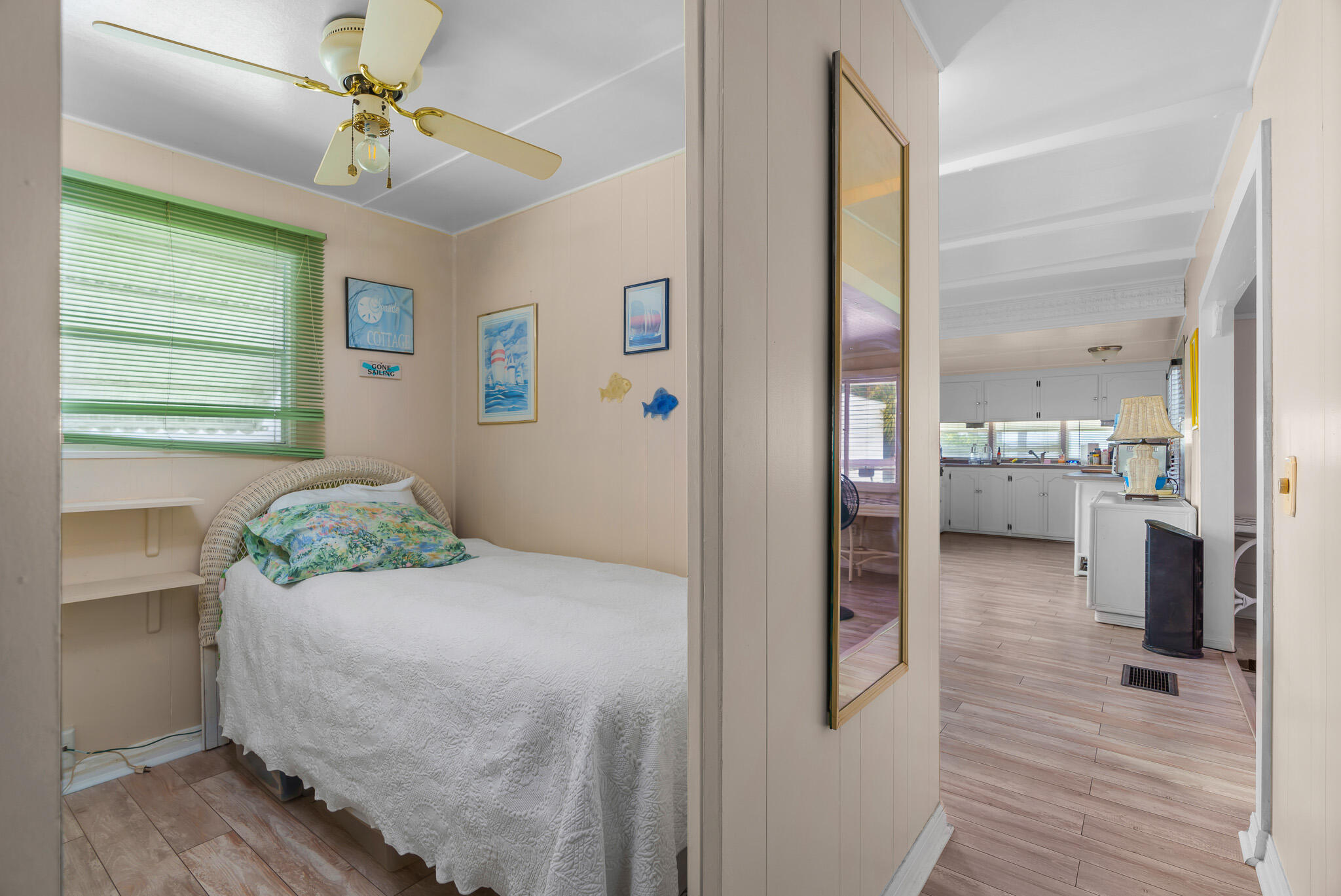 202 N Ibis S