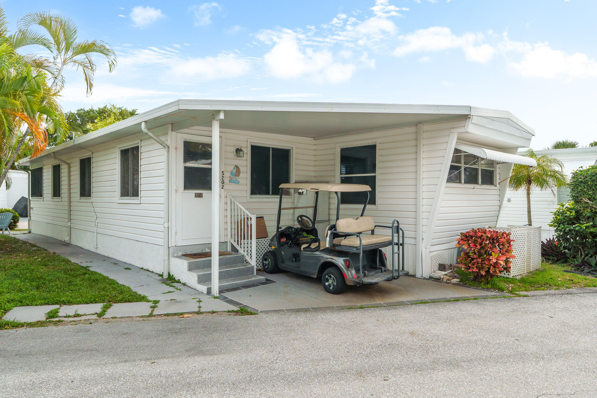 202 N Ibis S
