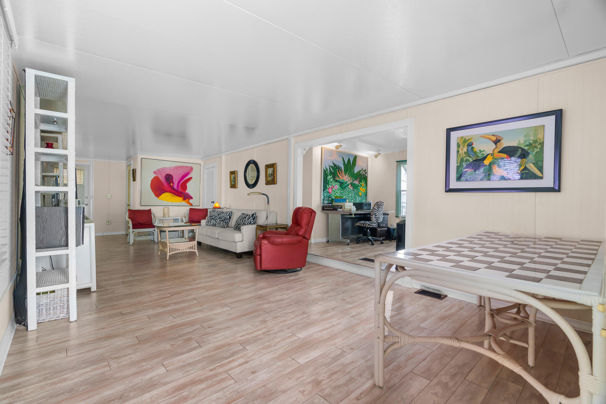202 N Ibis S