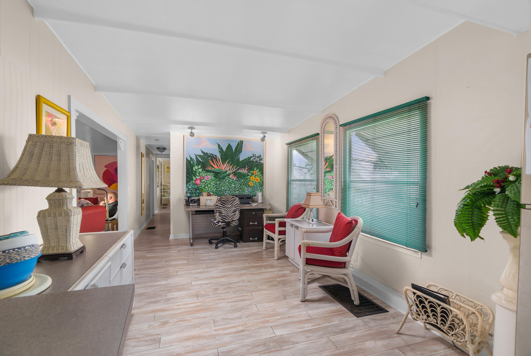 202 N Ibis S