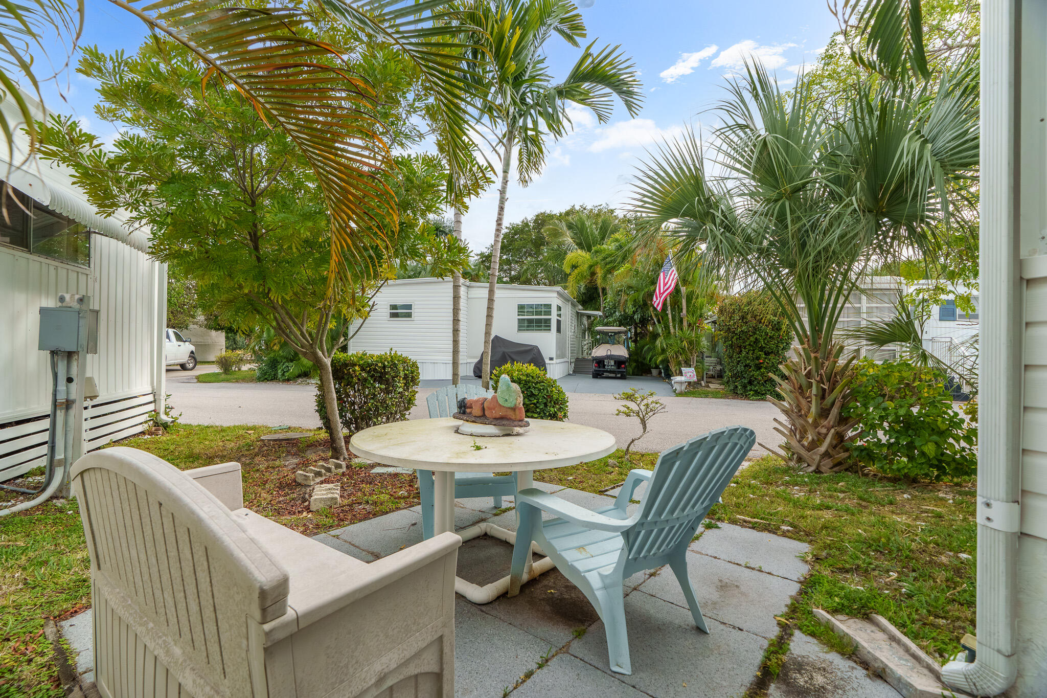 202 N Ibis S