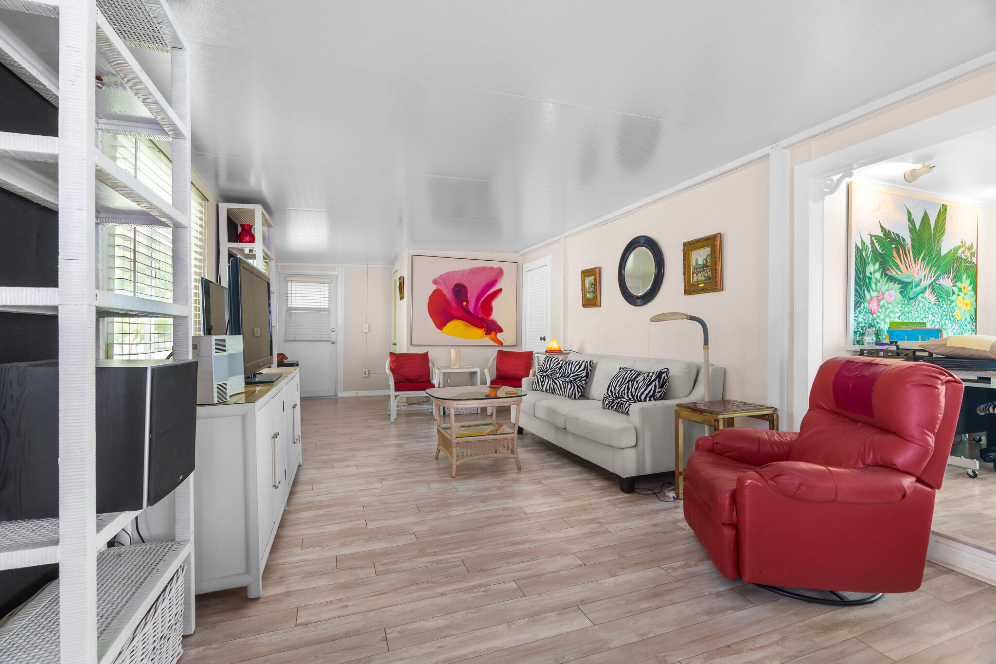202 N Ibis S