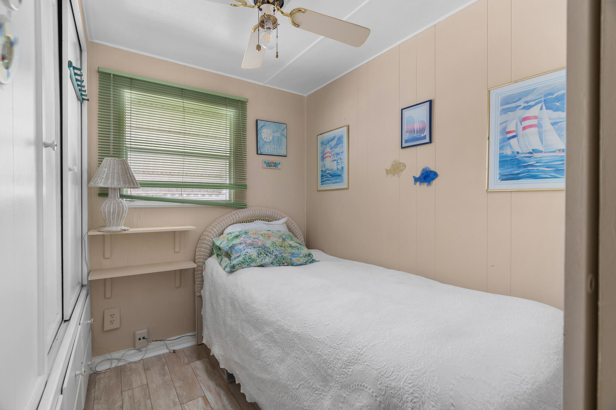 202 N Ibis S