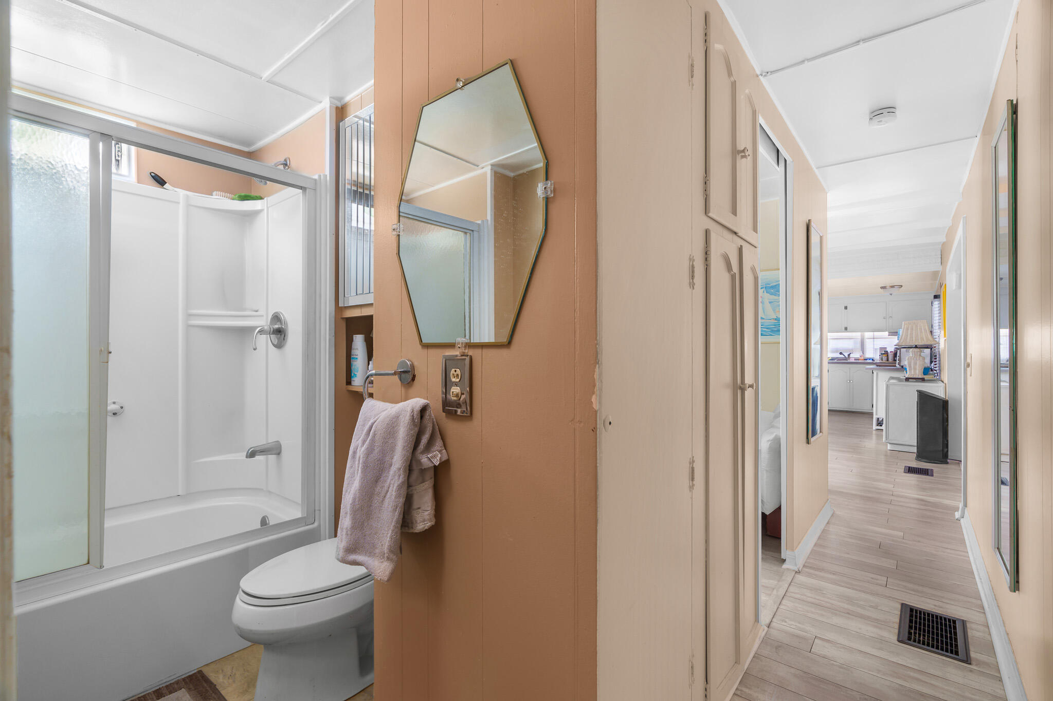 202 N Ibis S